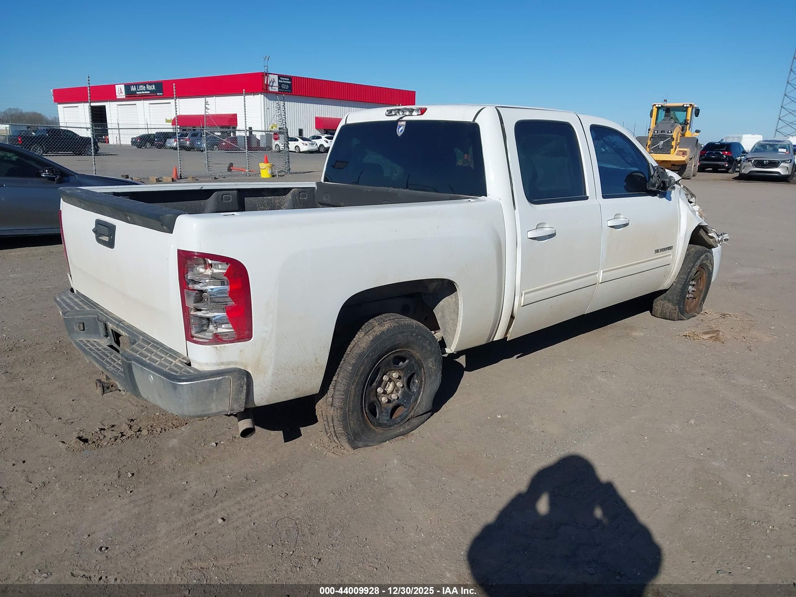 CHEVROLET SILVERADO image 4