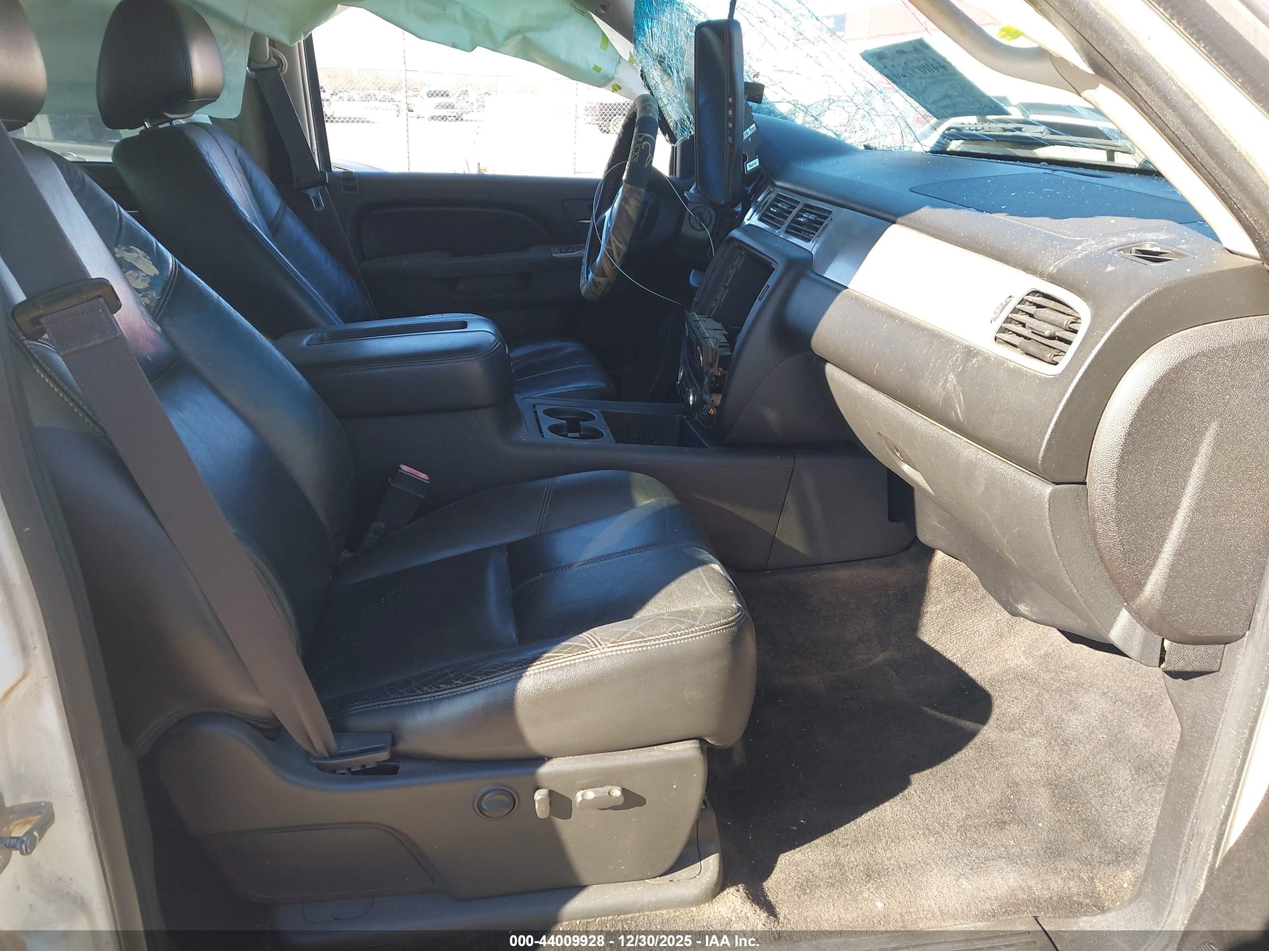 CHEVROLET SILVERADO image 5
