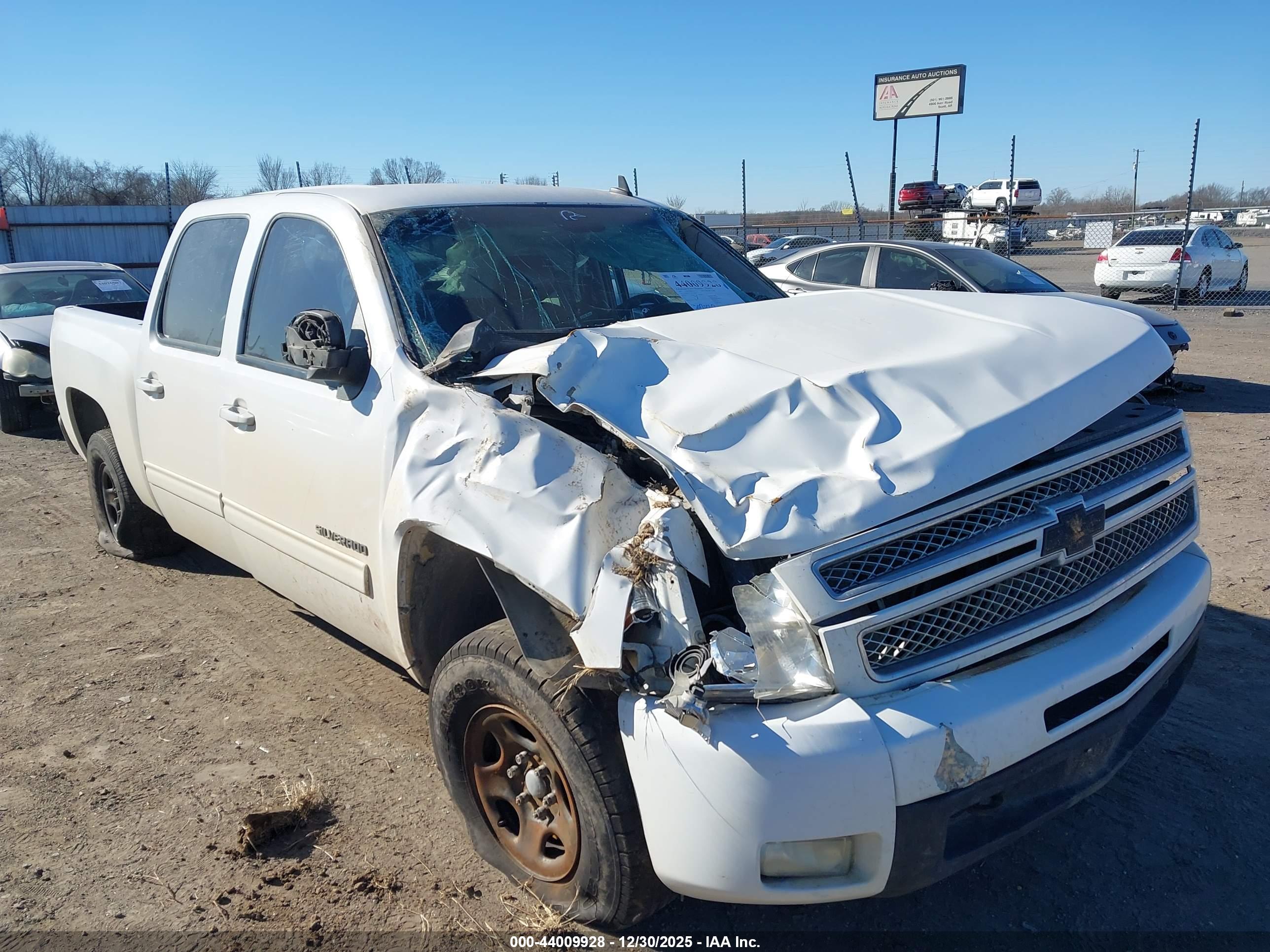 CHEVROLET SILVERADO image 6