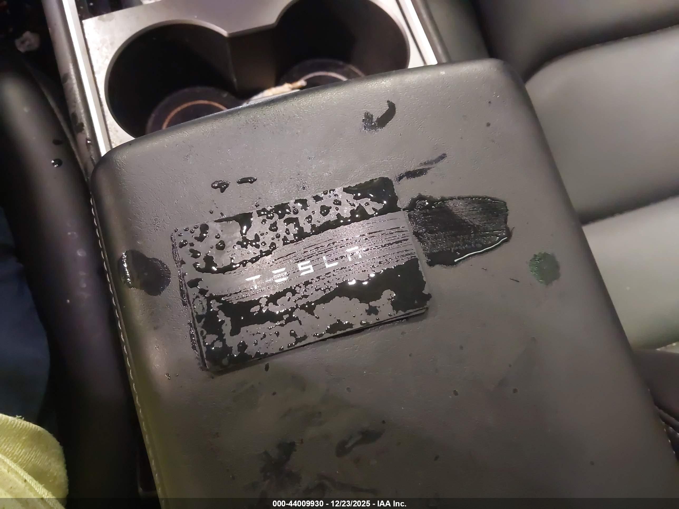 TESLA MODEL image 11
