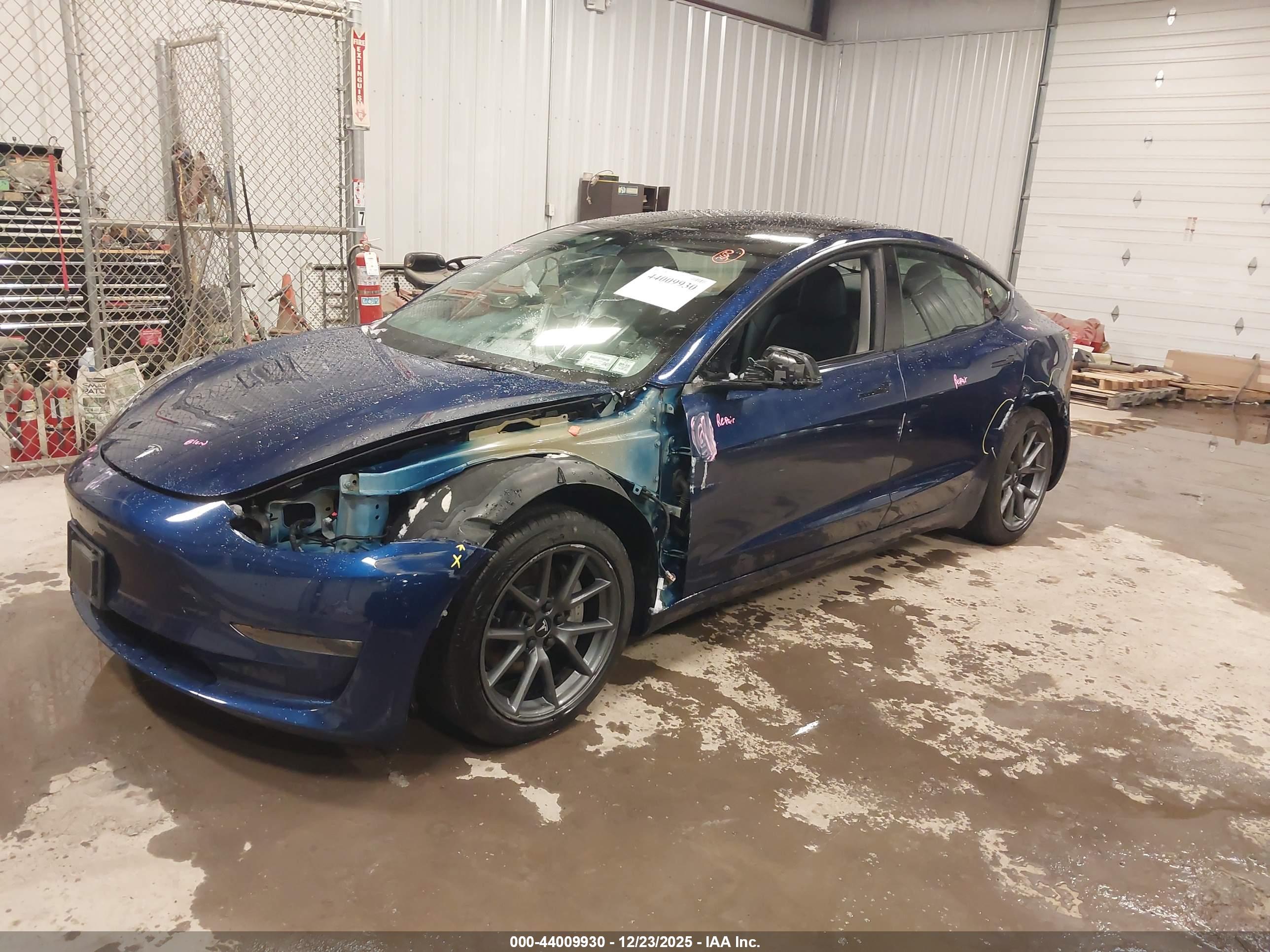 TESLA MODEL image 2