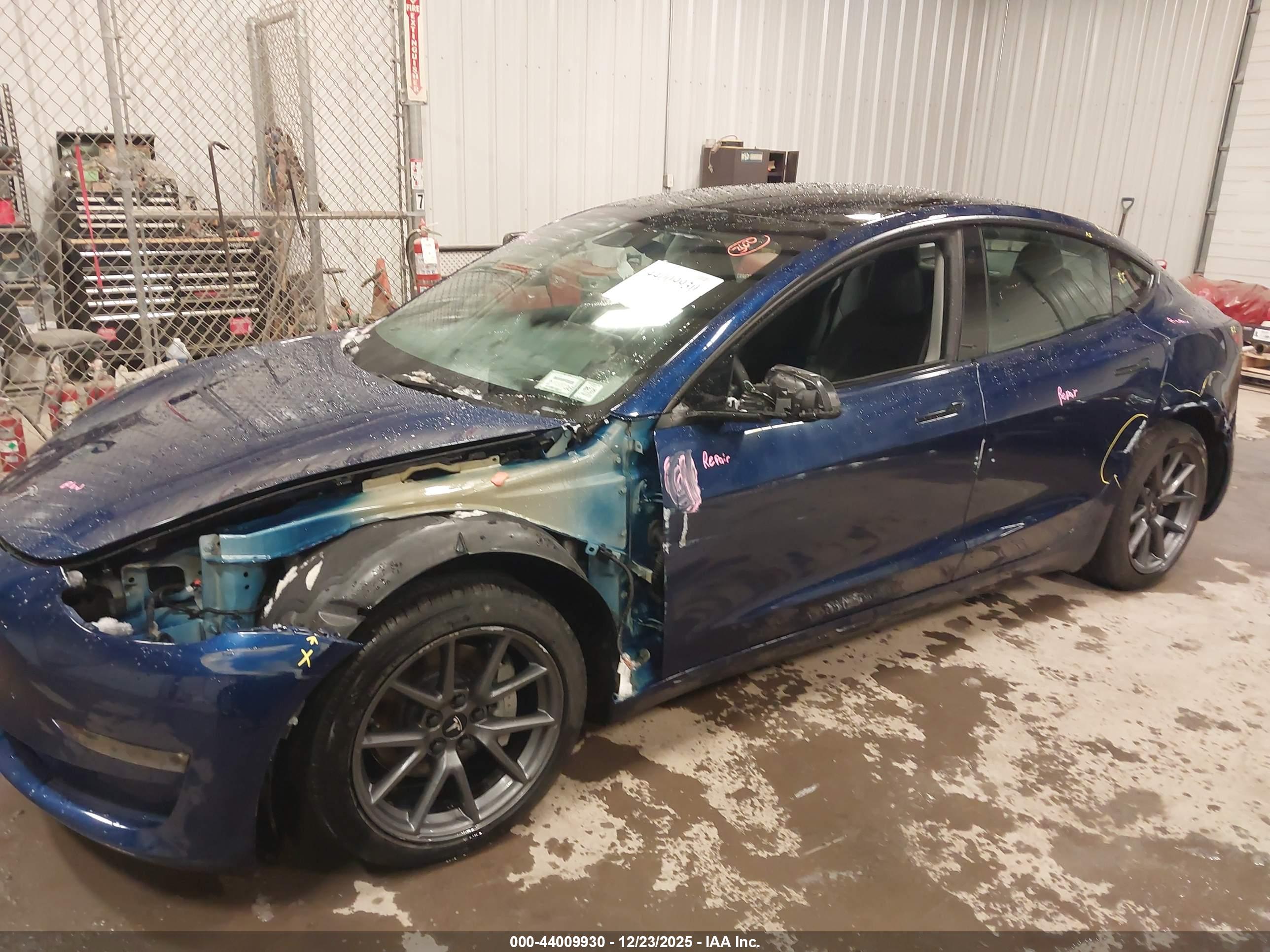 TESLA MODEL image 6