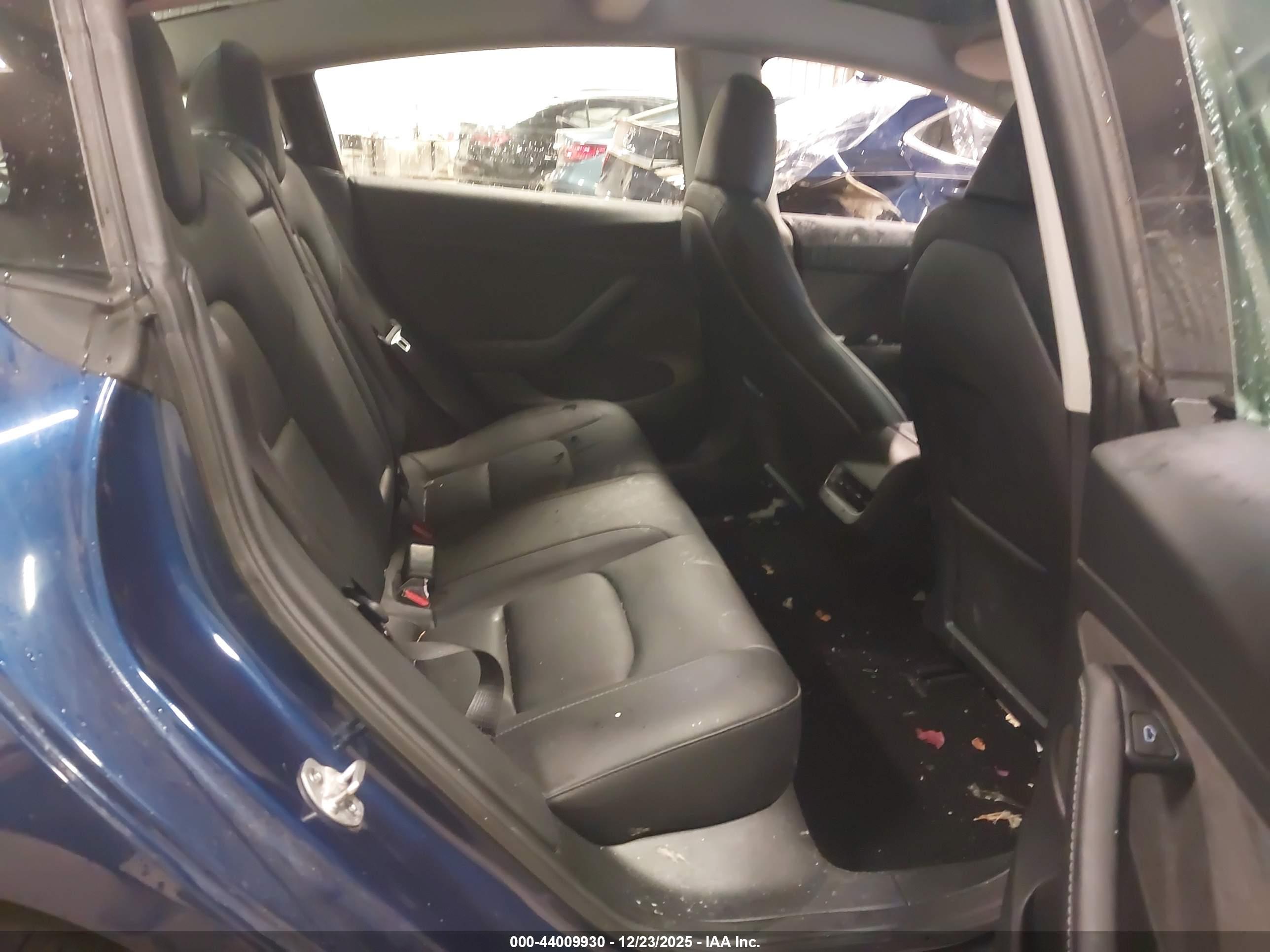 TESLA MODEL image 8
