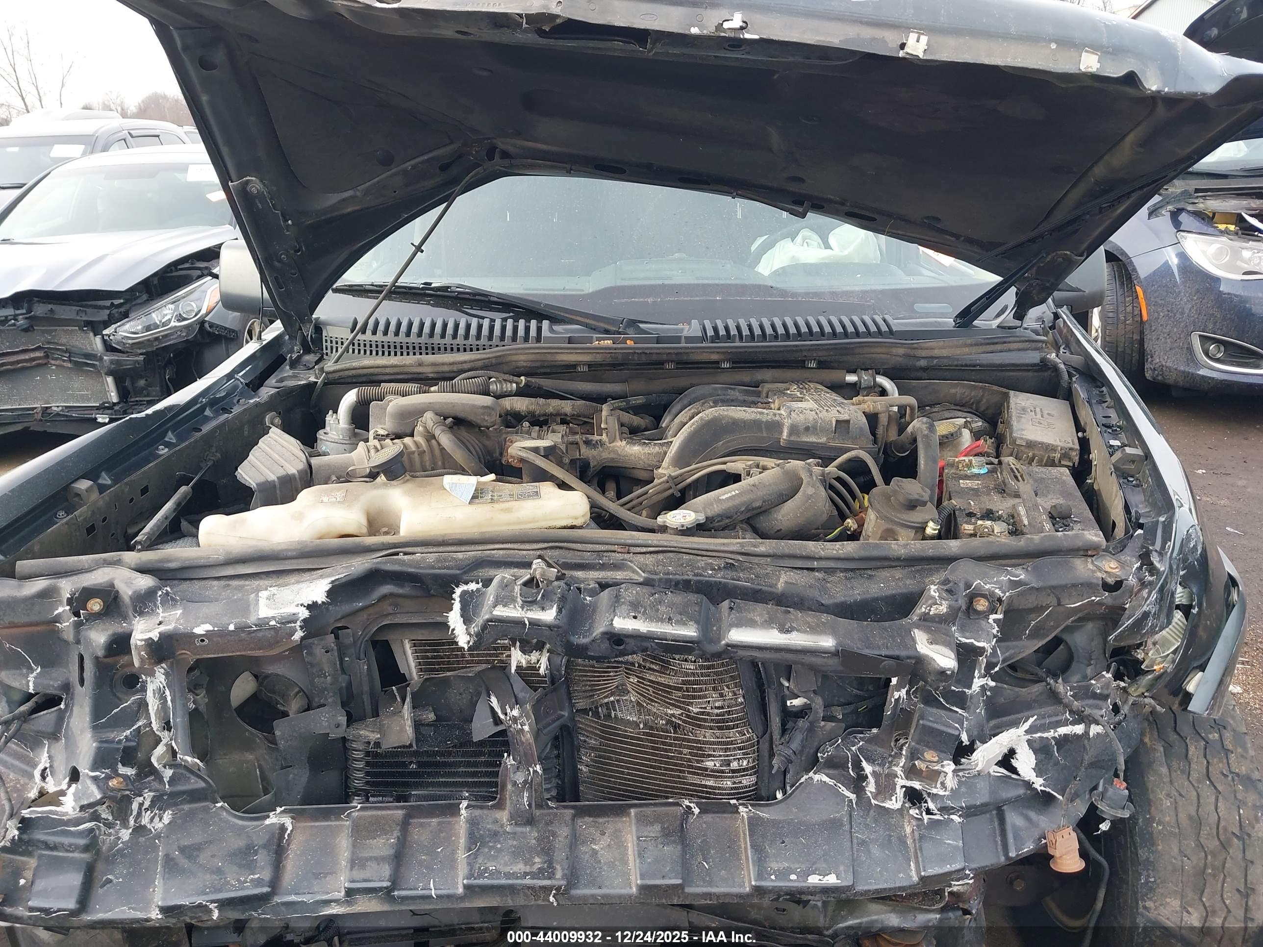 FORD EXPLORER image 10