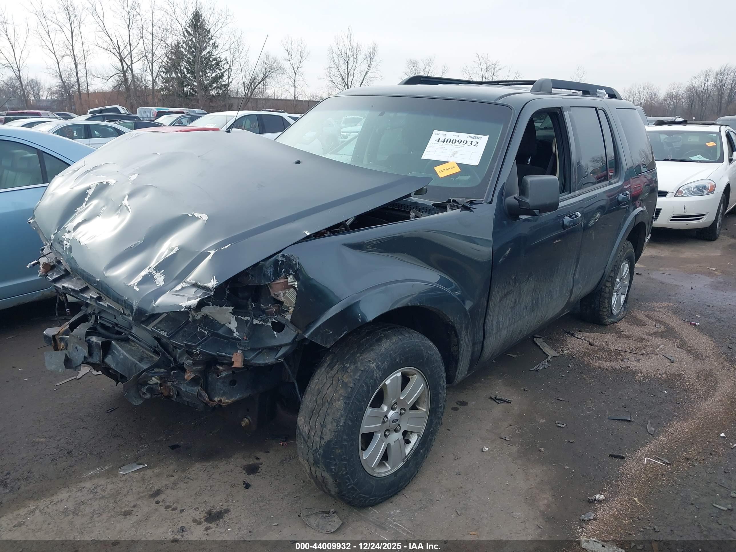 FORD EXPLORER image 2