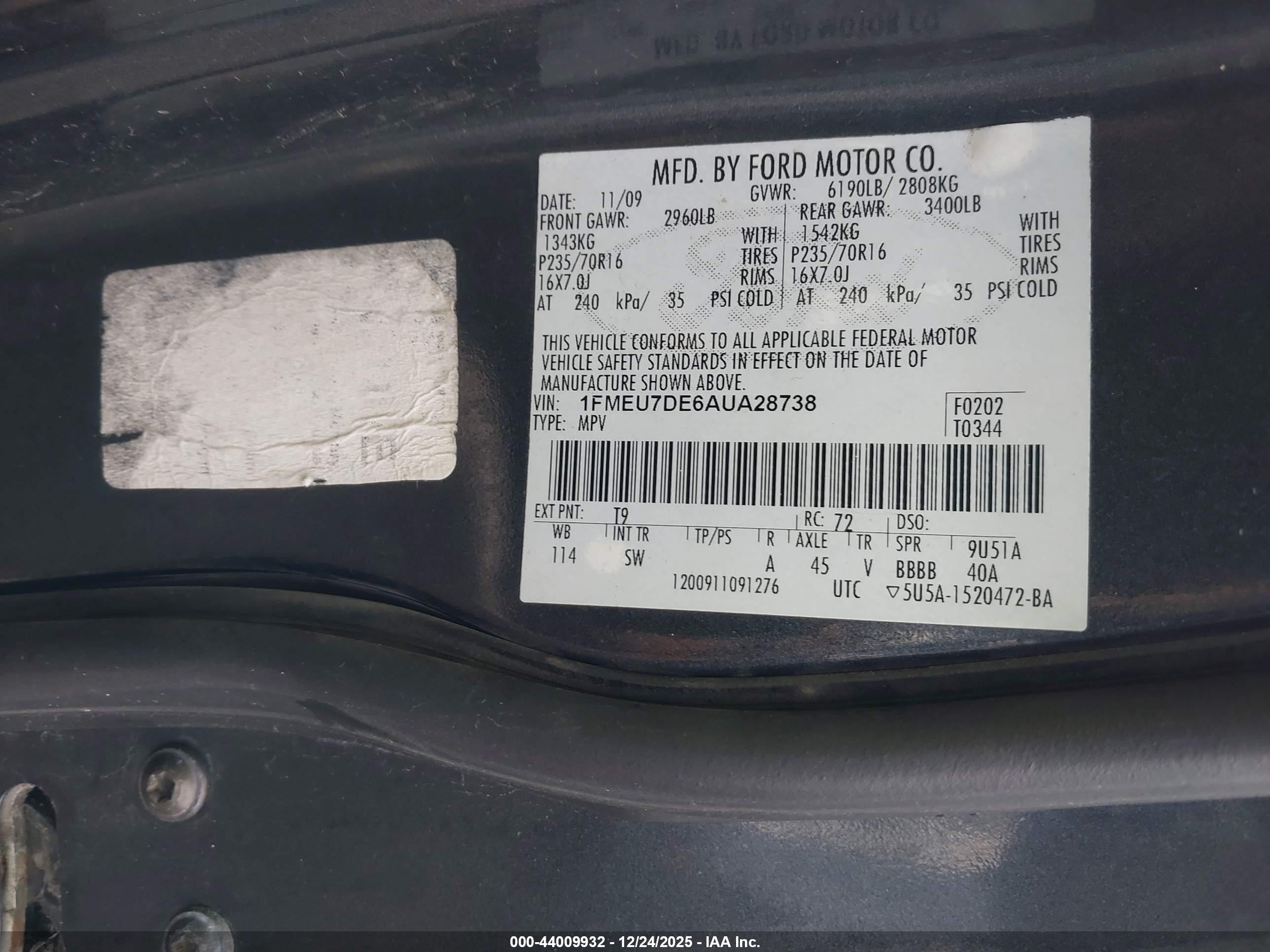 FORD EXPLORER image 9