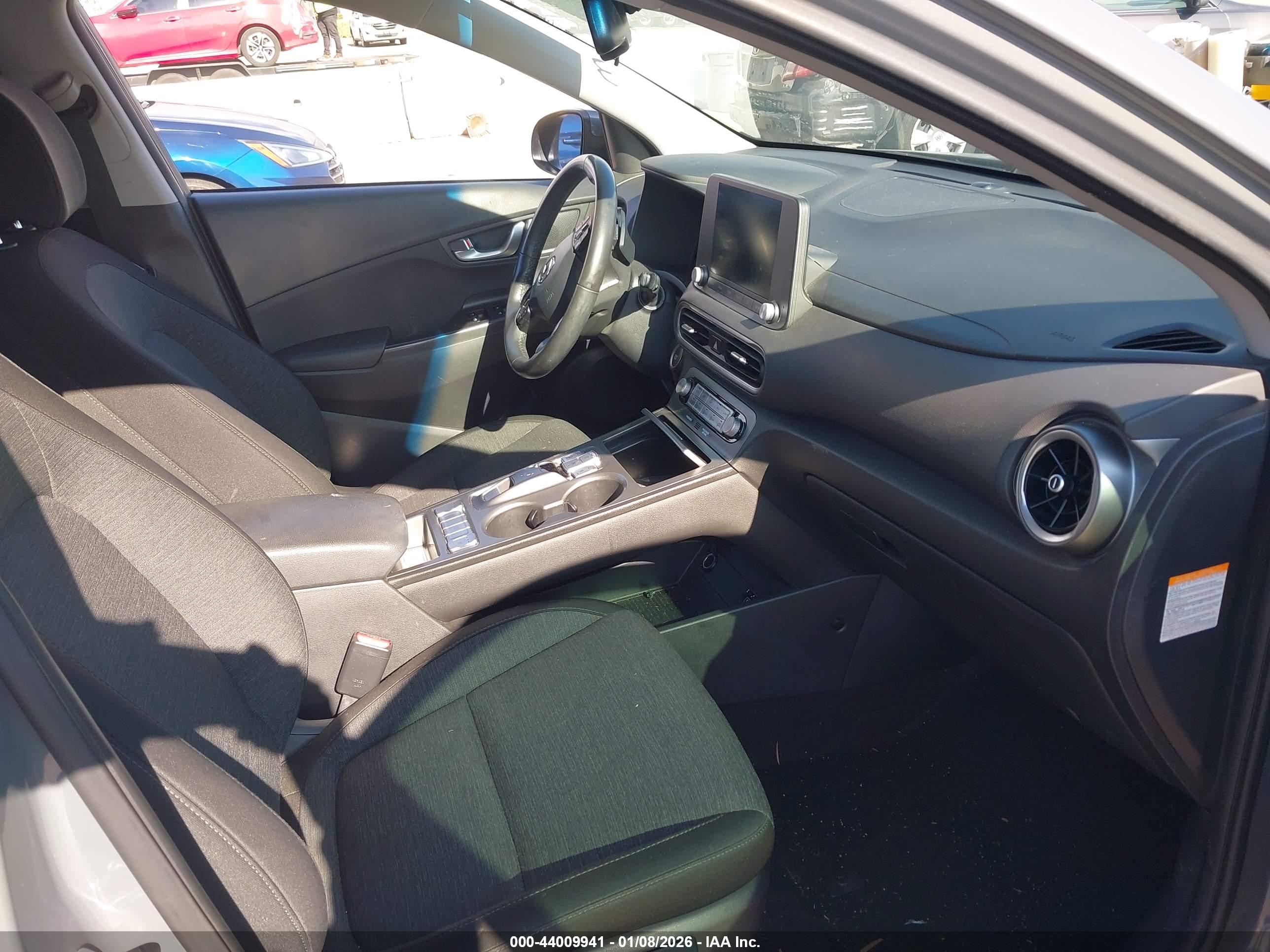 HYUNDAI KONA image 5