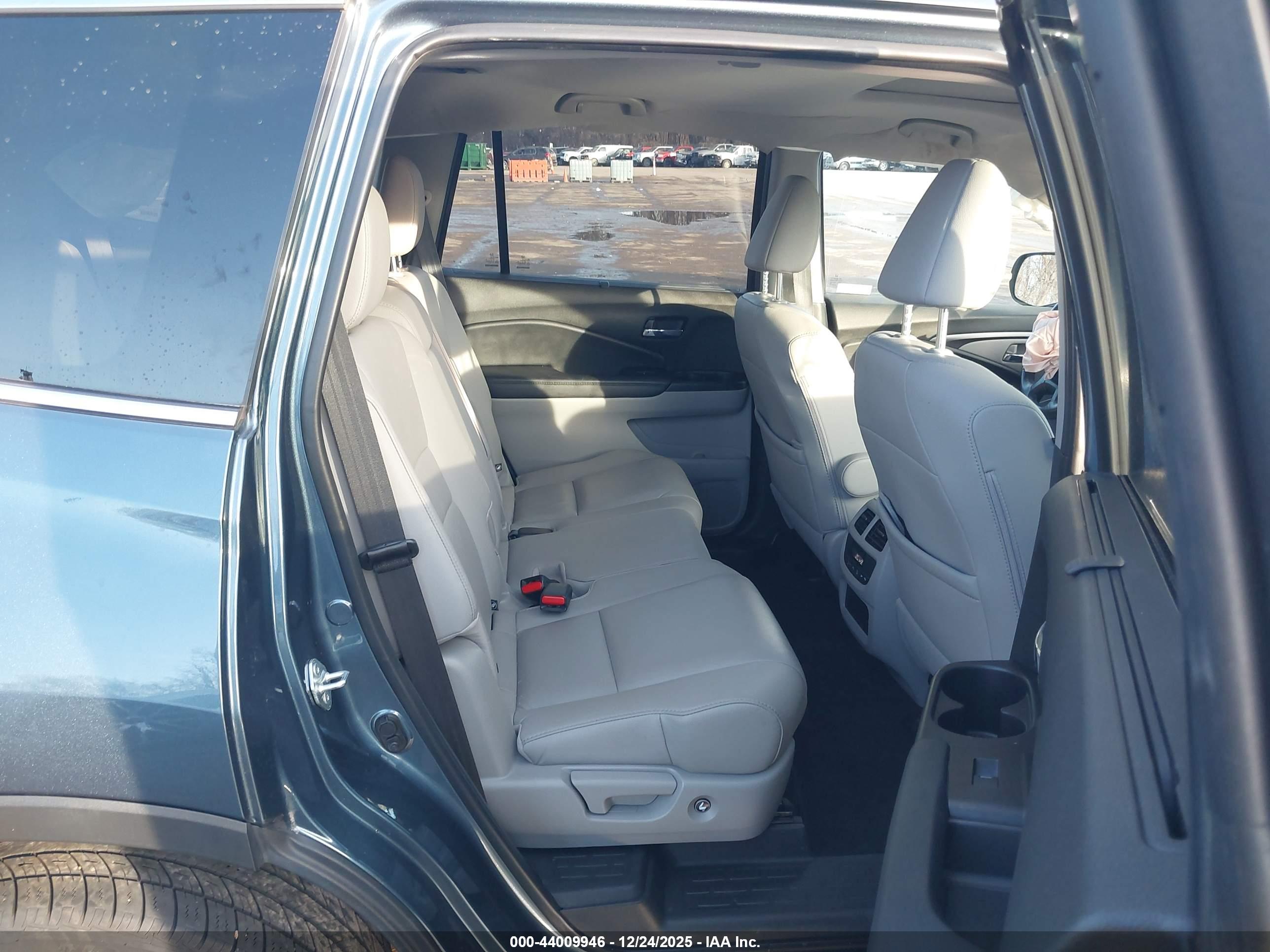 HONDA PILOT image 8