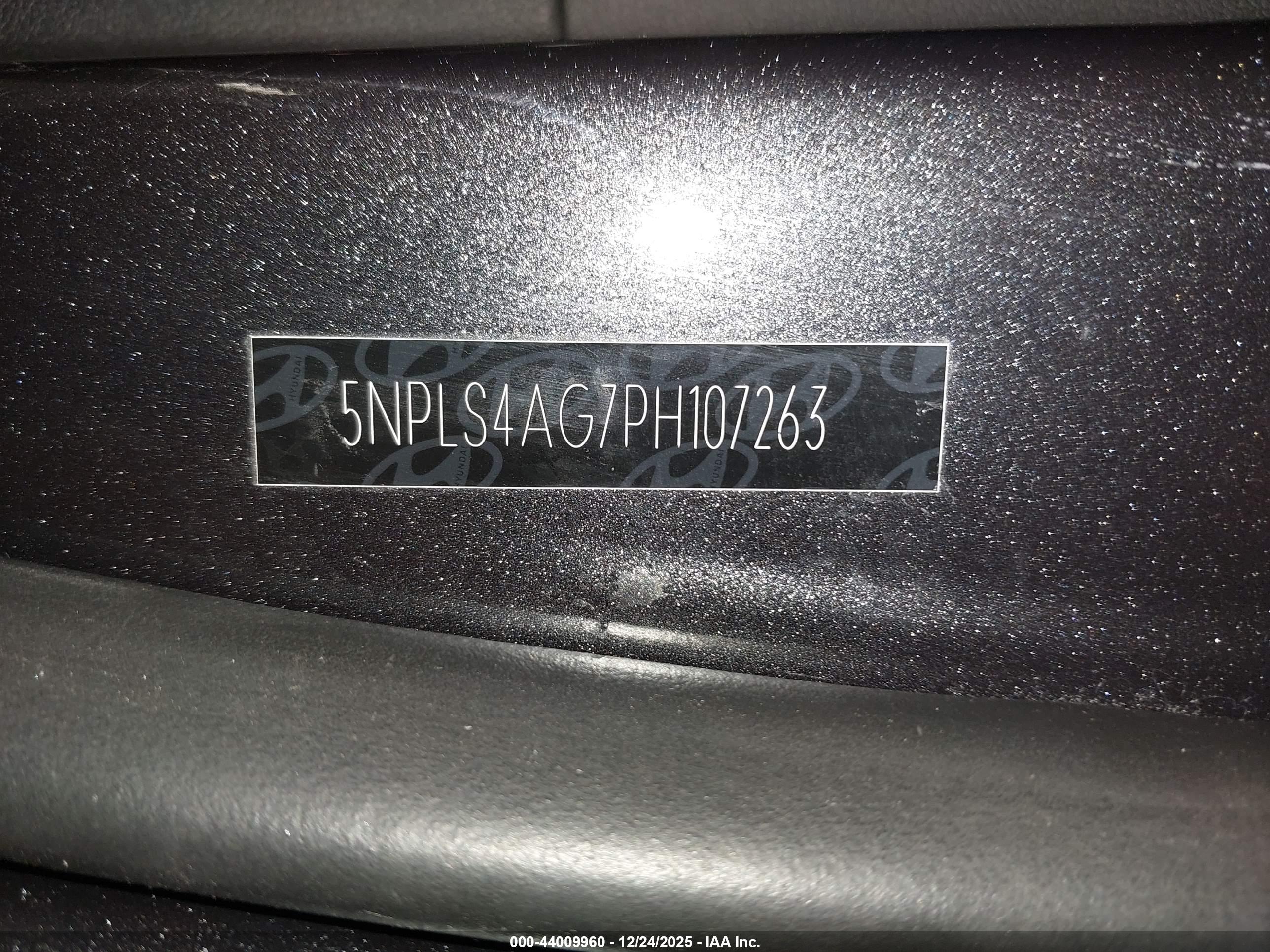 HYUNDAI ELANTRA image 9