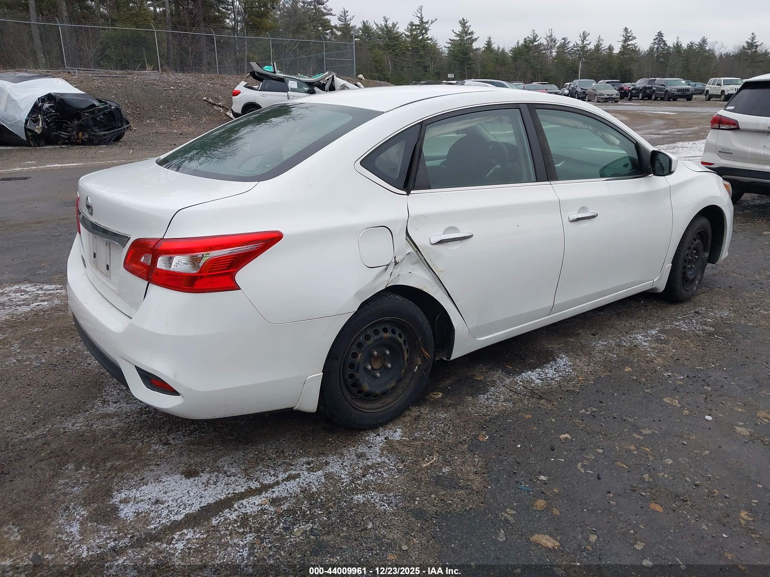 NISSAN SENTRA image 4