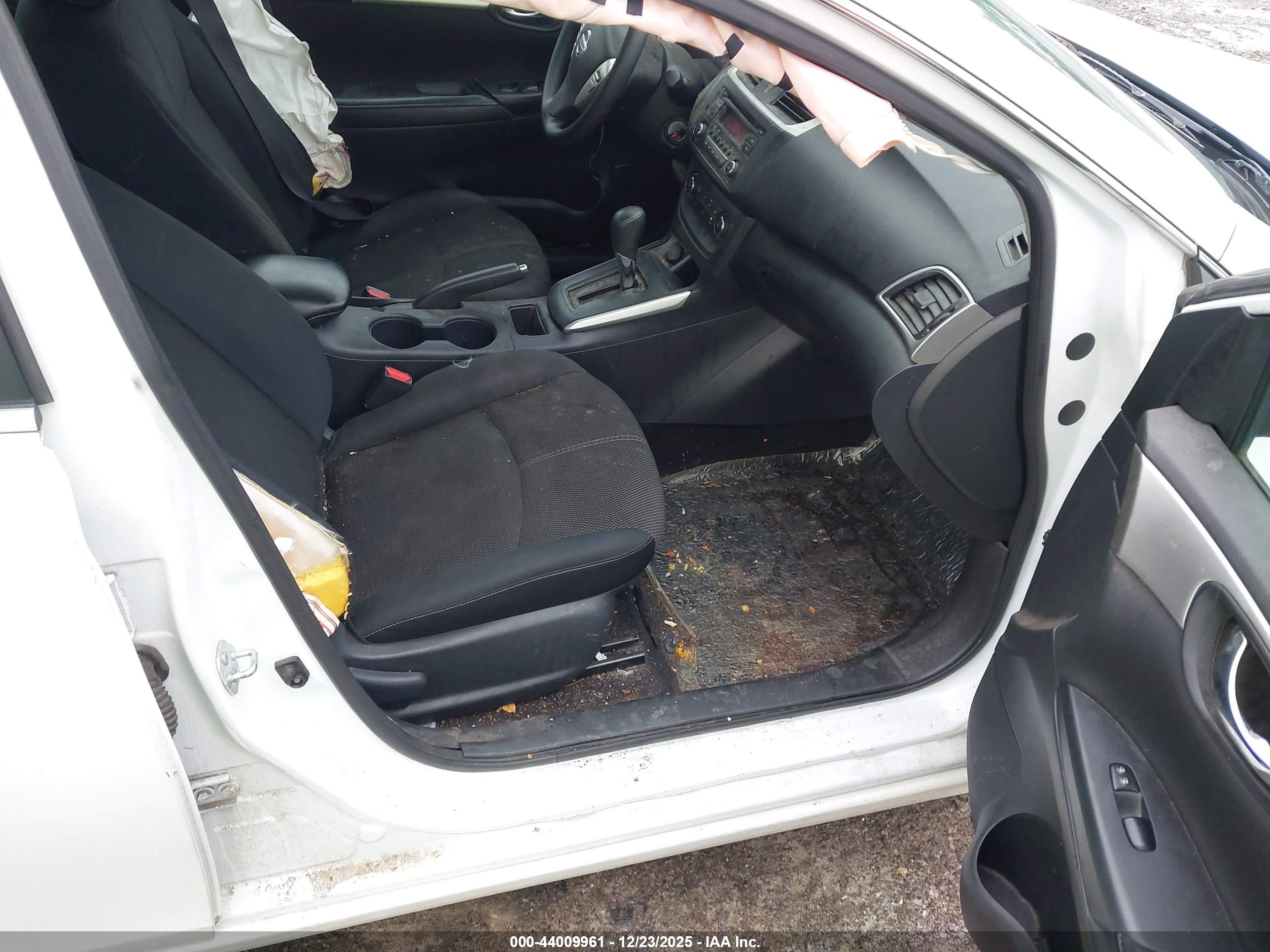 NISSAN SENTRA image 5