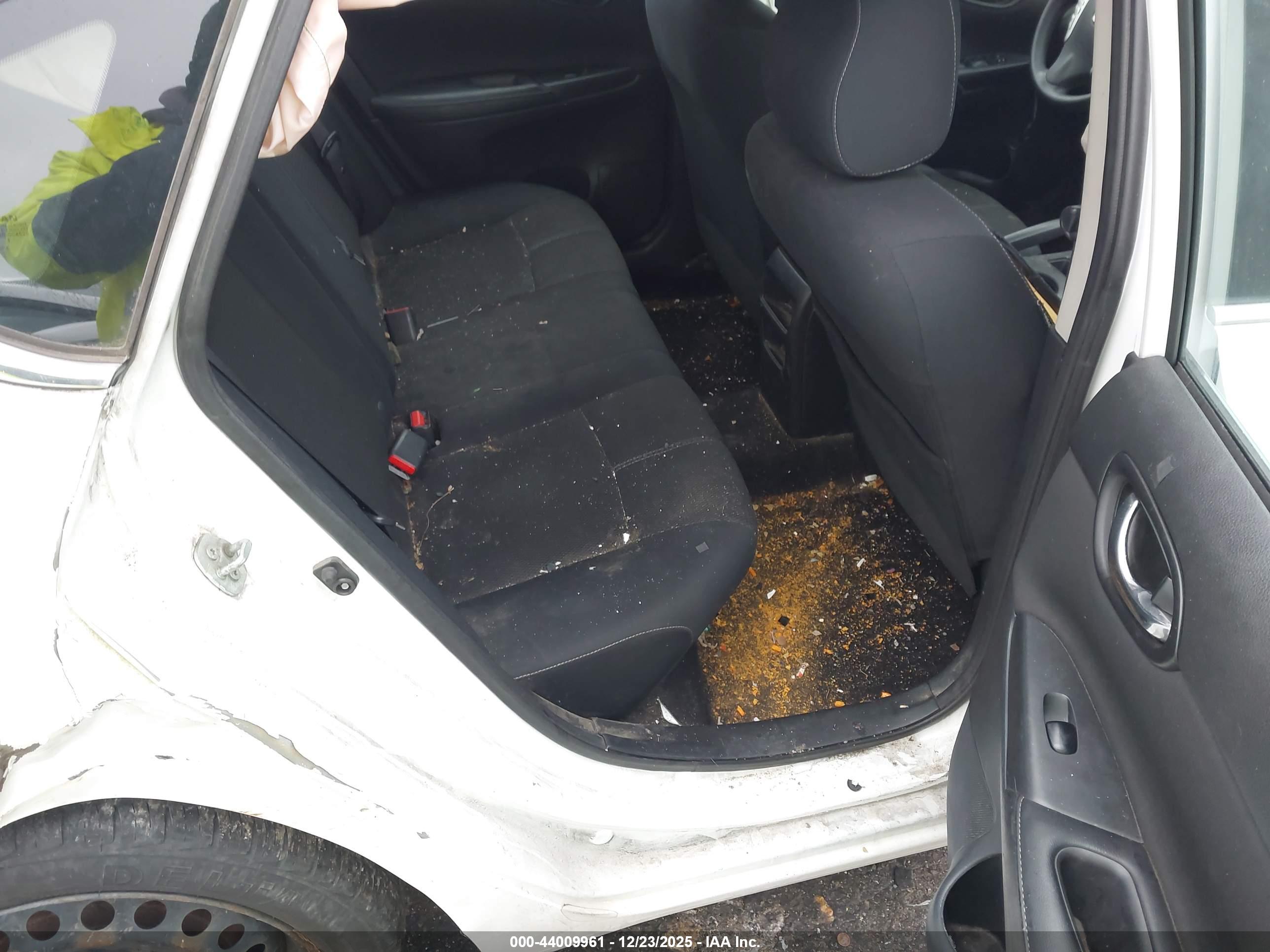 NISSAN SENTRA image 8