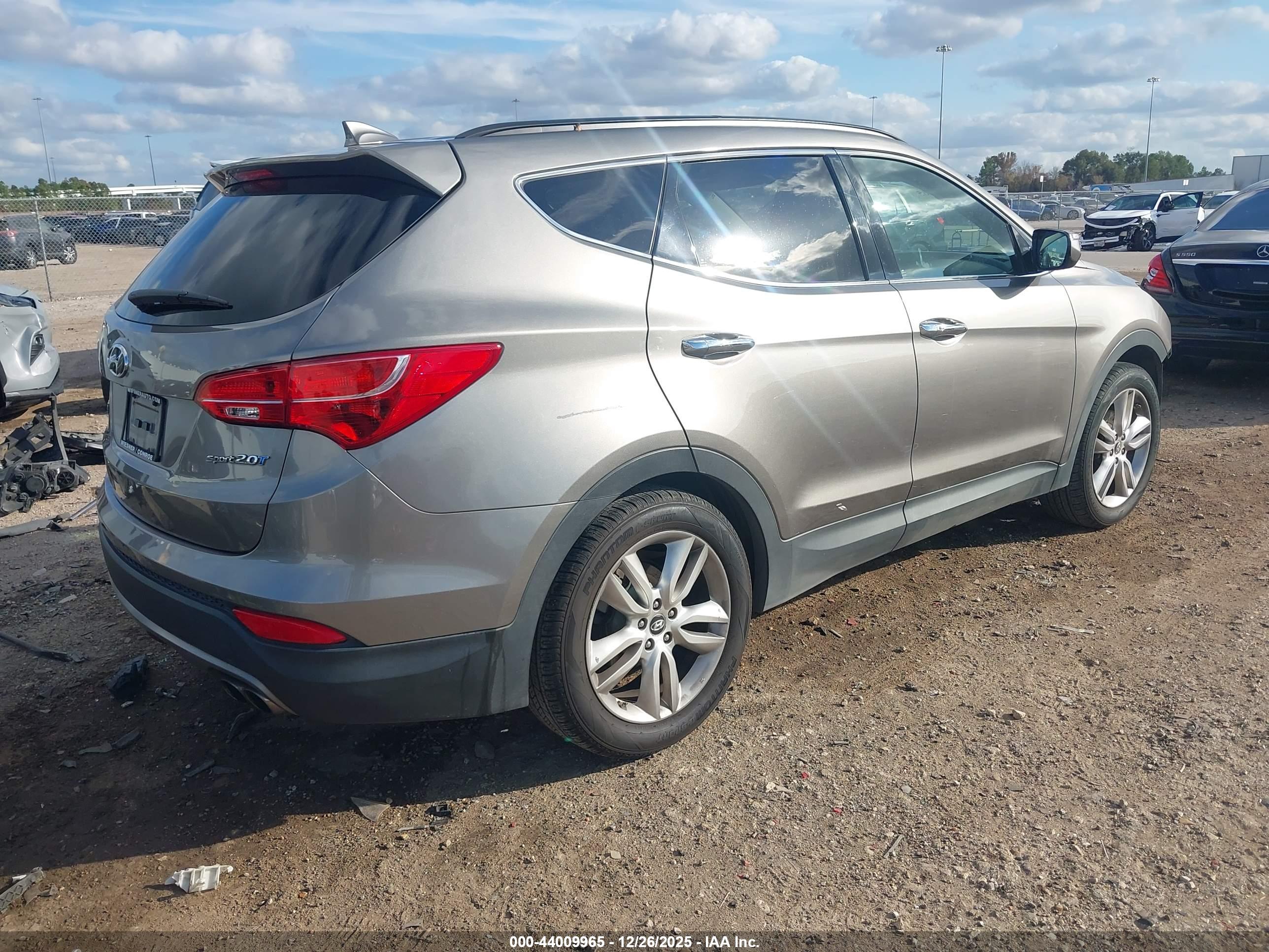 HYUNDAI SANTA image 4