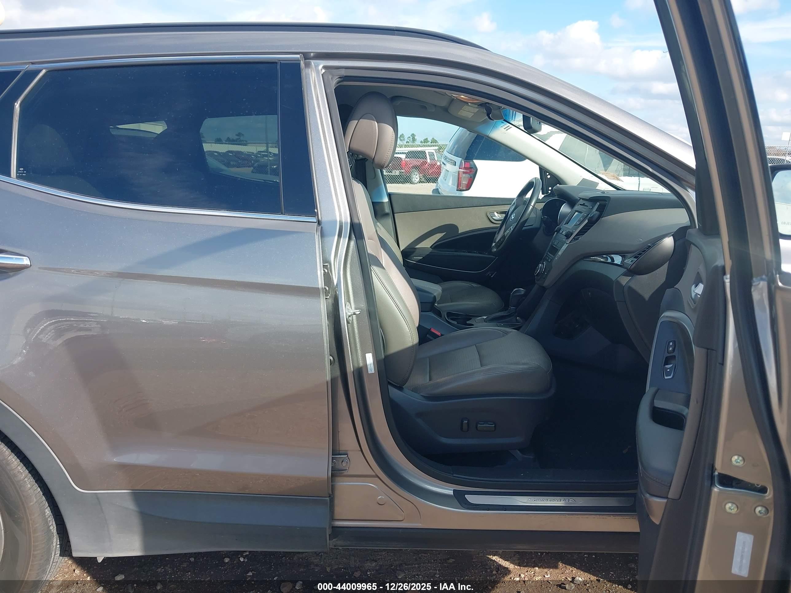 HYUNDAI SANTA image 5