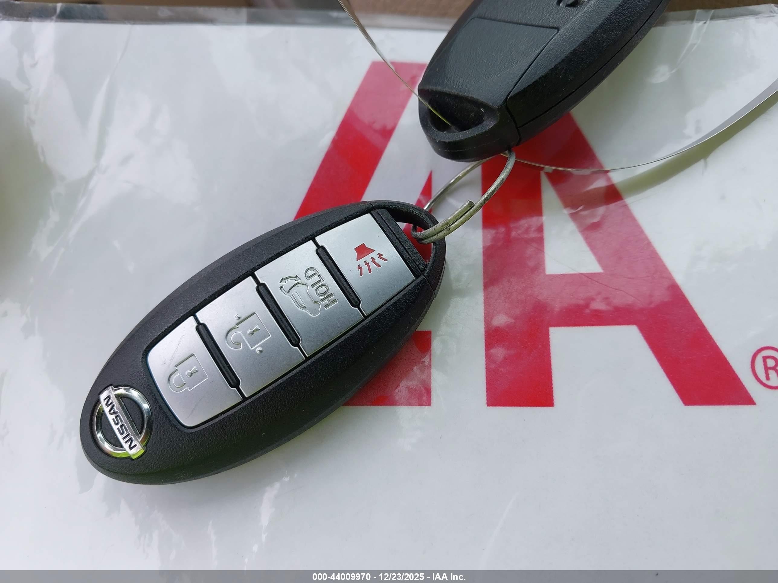 NISSAN ROGUE image 11
