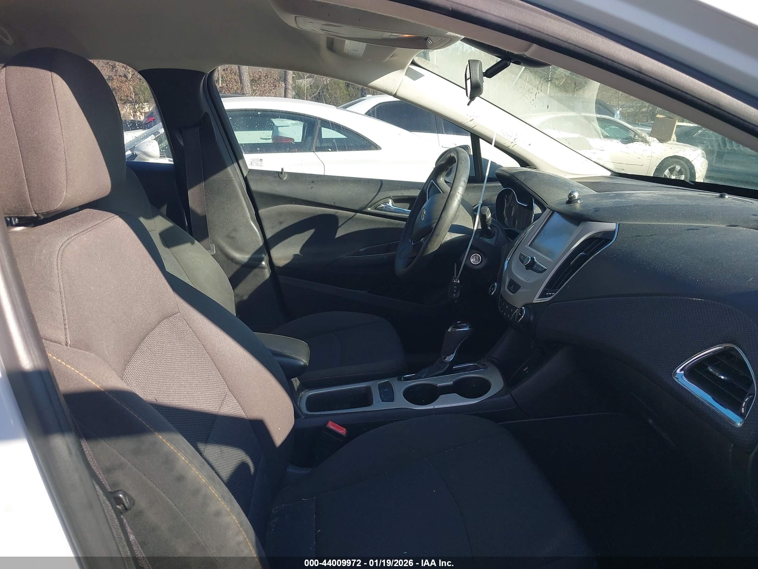 CHEVROLET CRUZE image 5