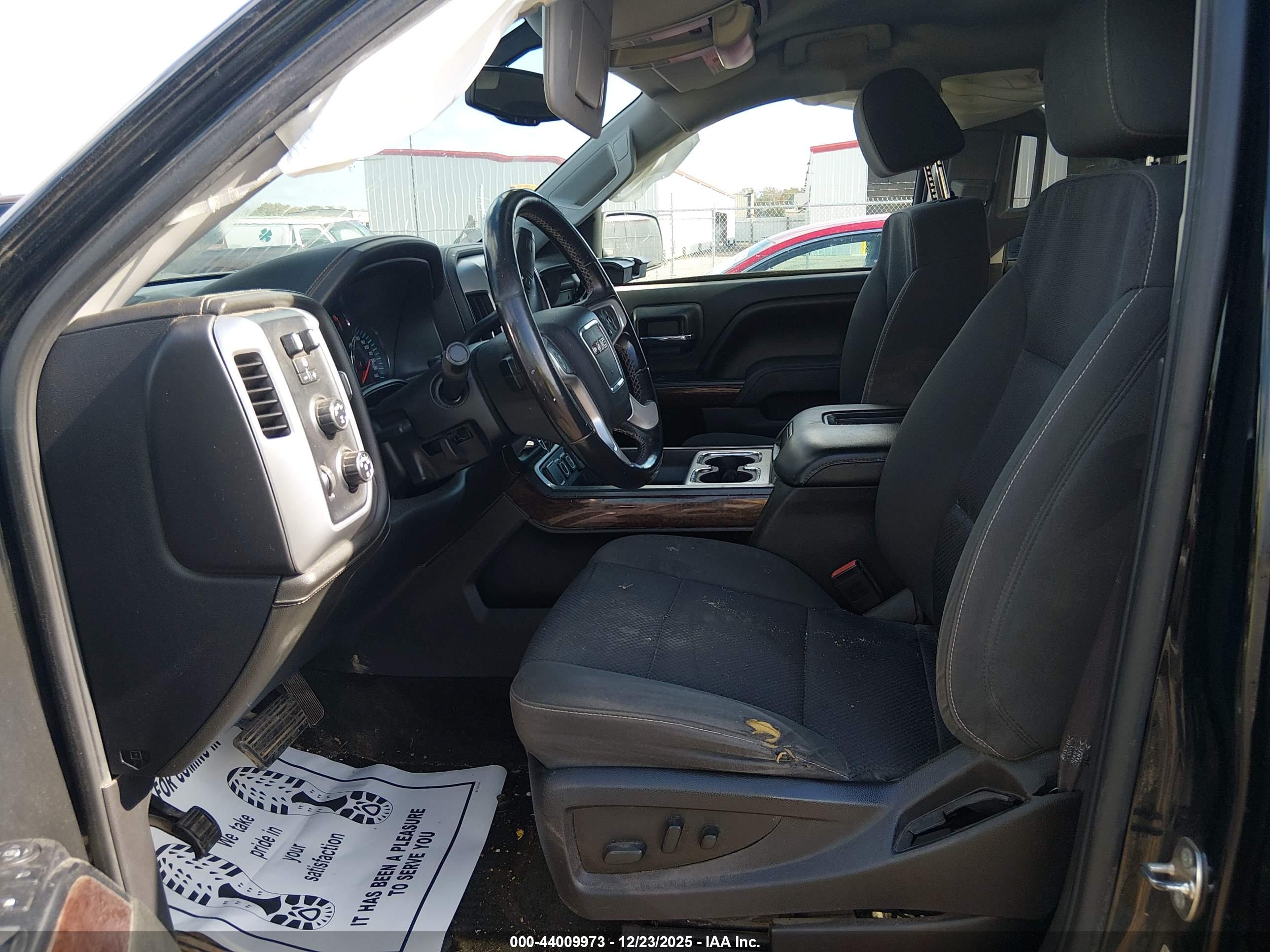 GMC SIERRA image 5