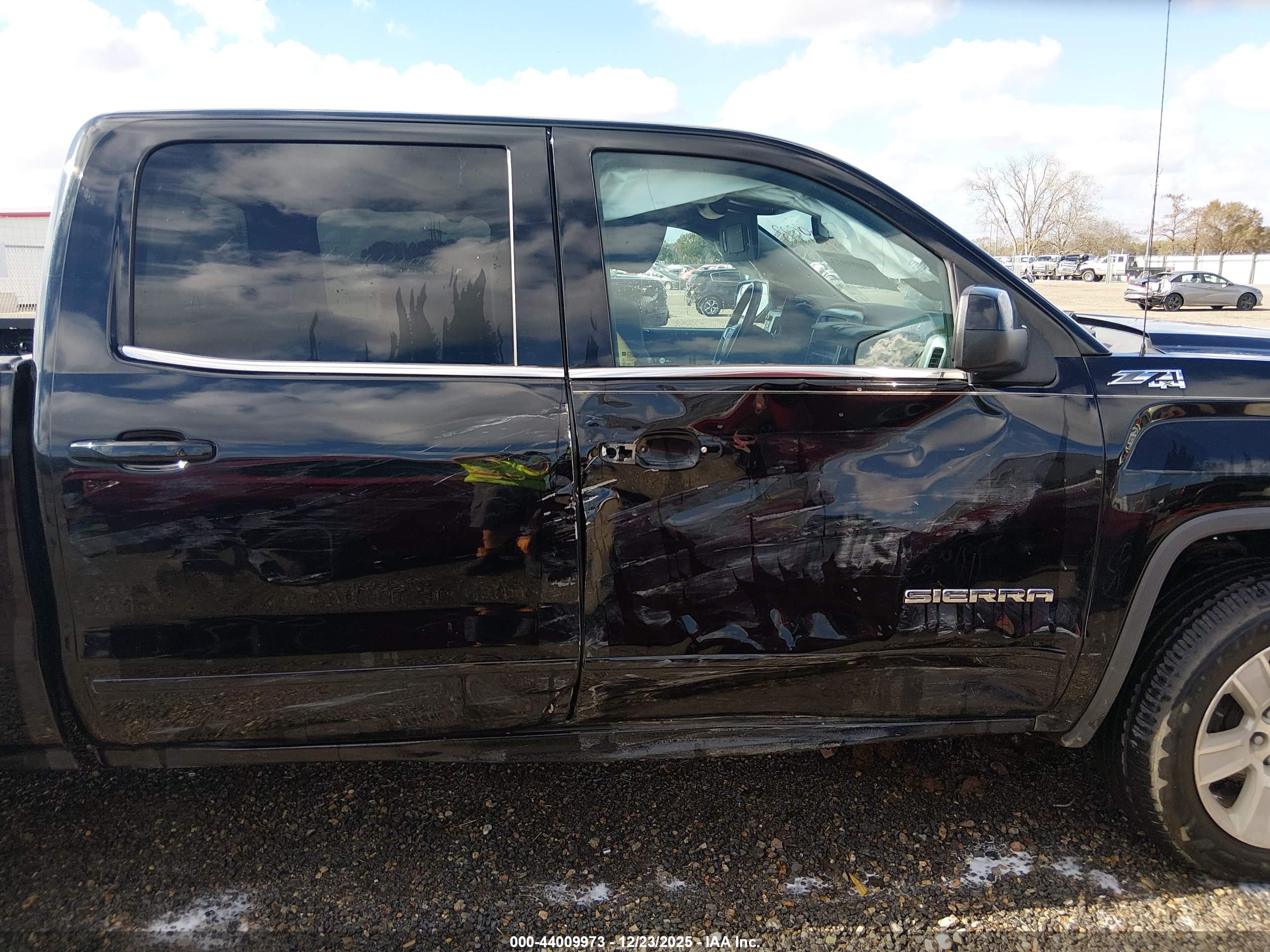 GMC SIERRA image 6