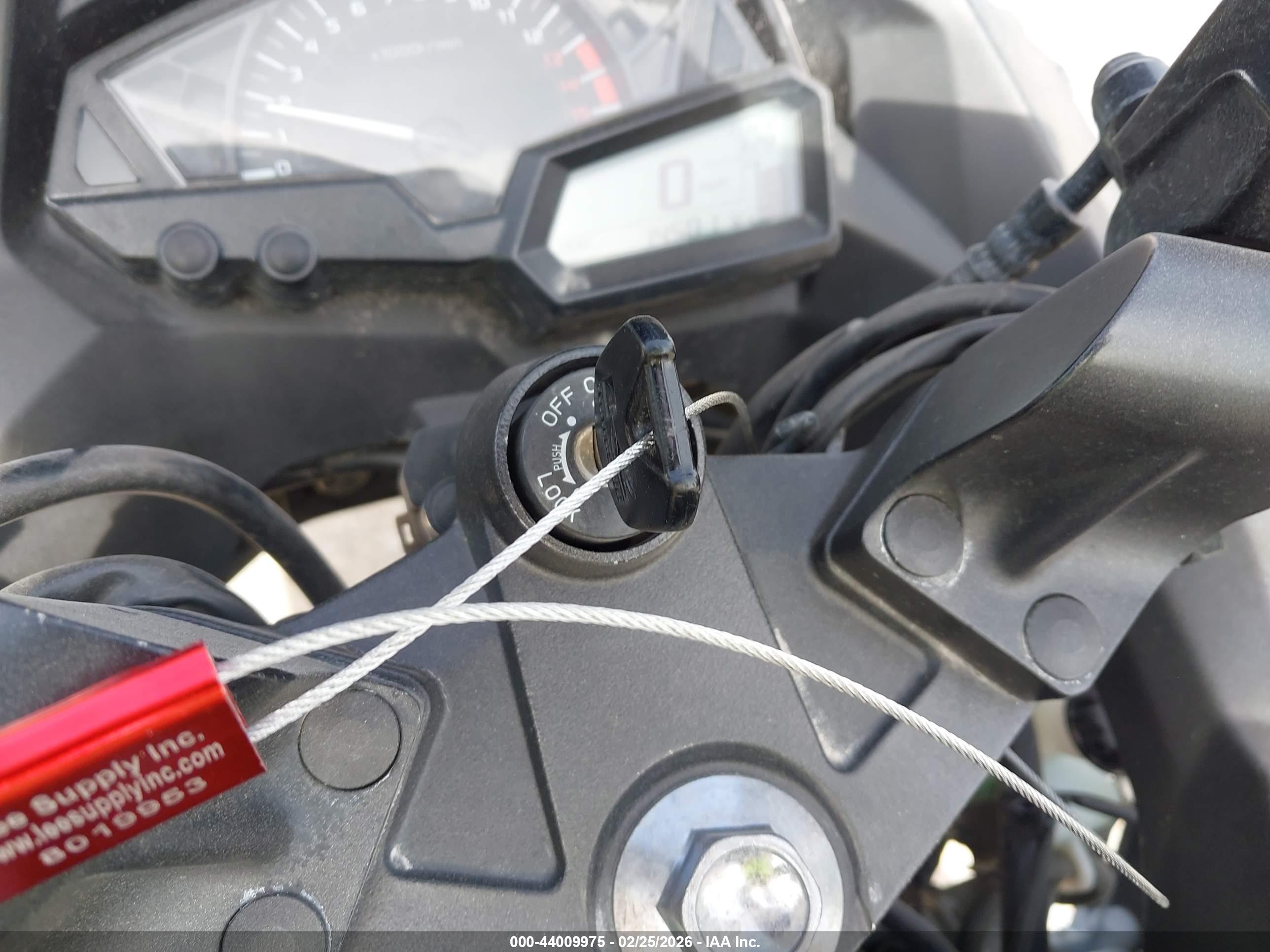 KAWASAKI EX300 image 11
