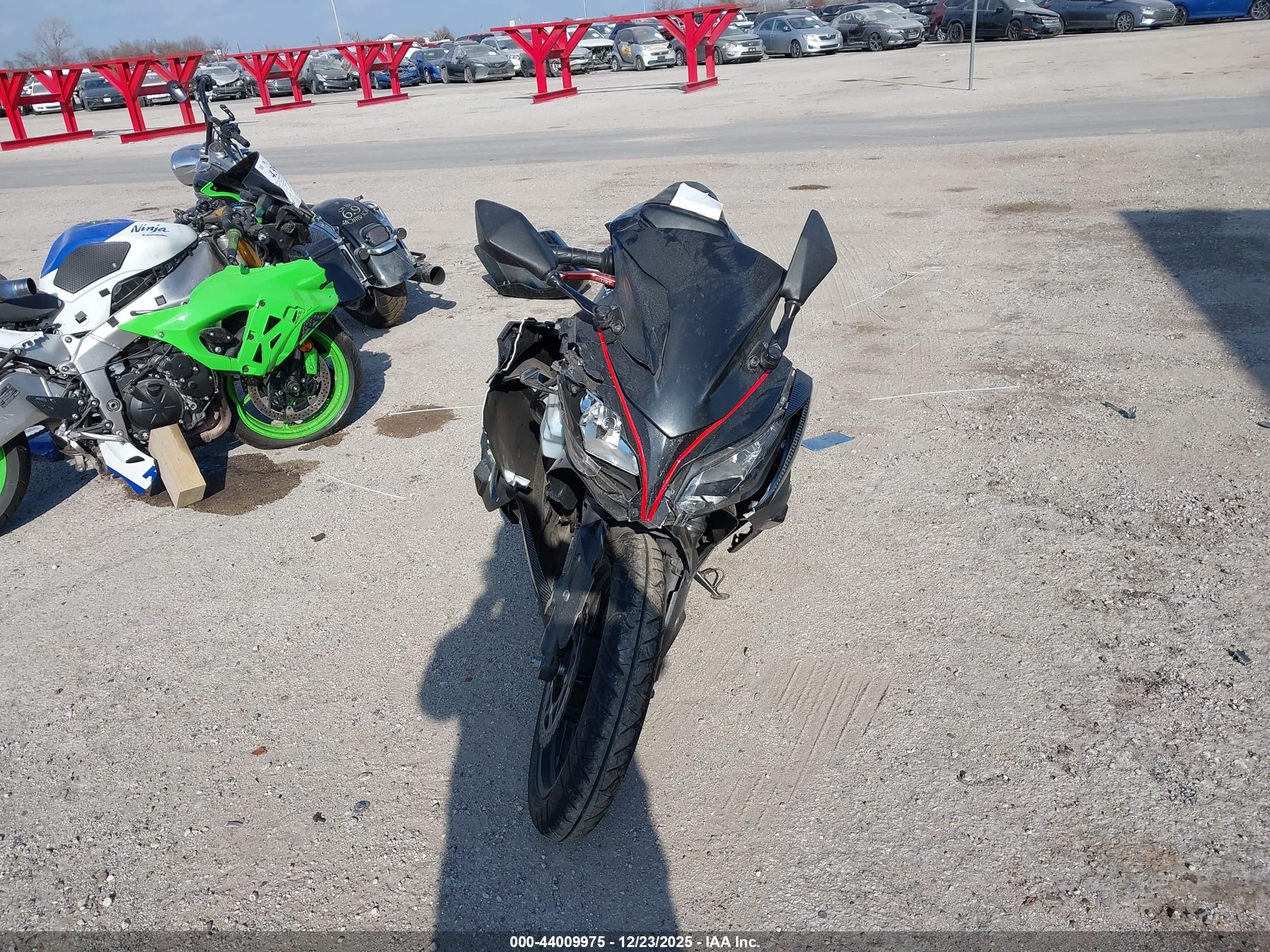 KAWASAKI EX300 image 5