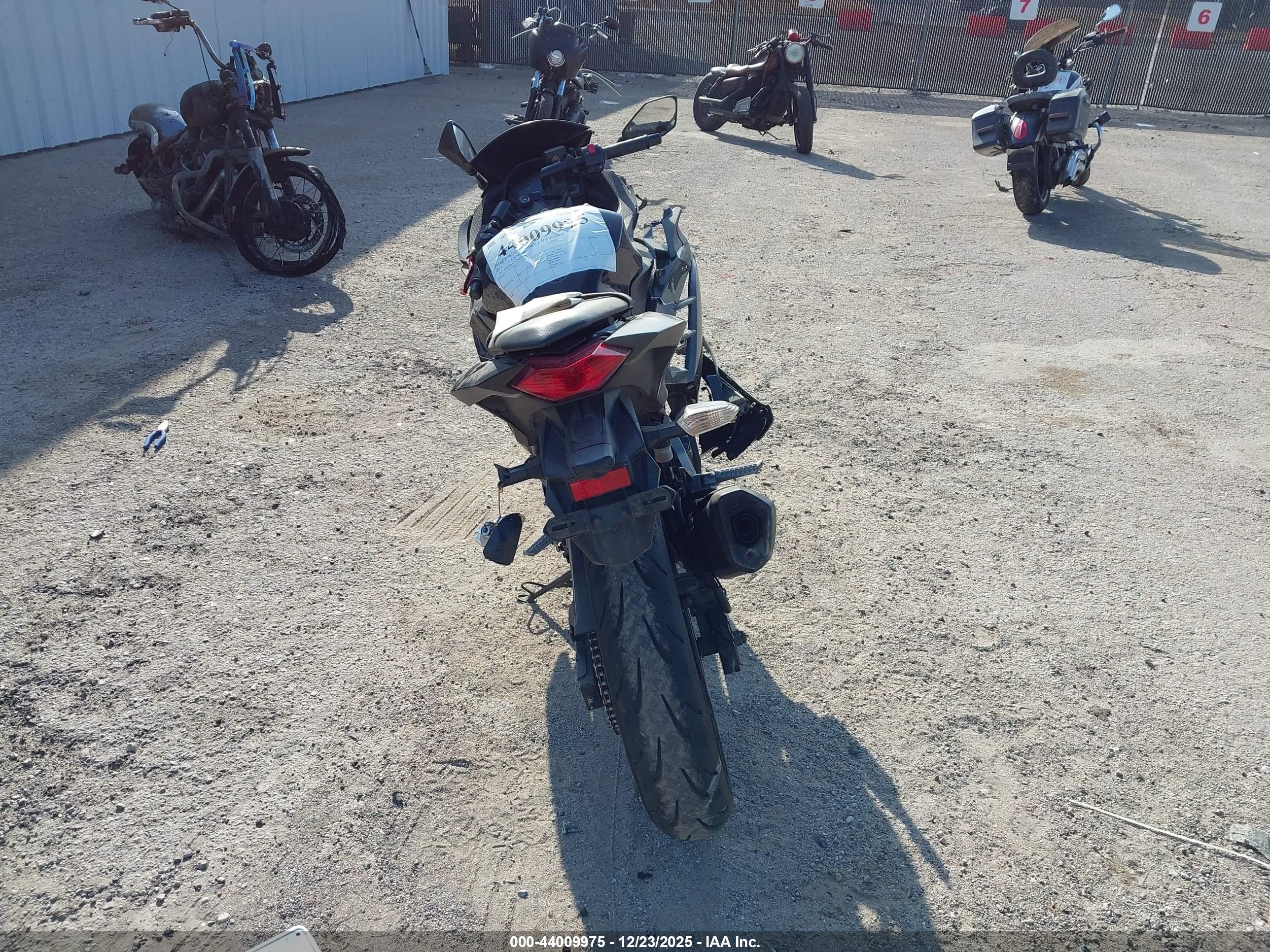 KAWASAKI EX300 image 6