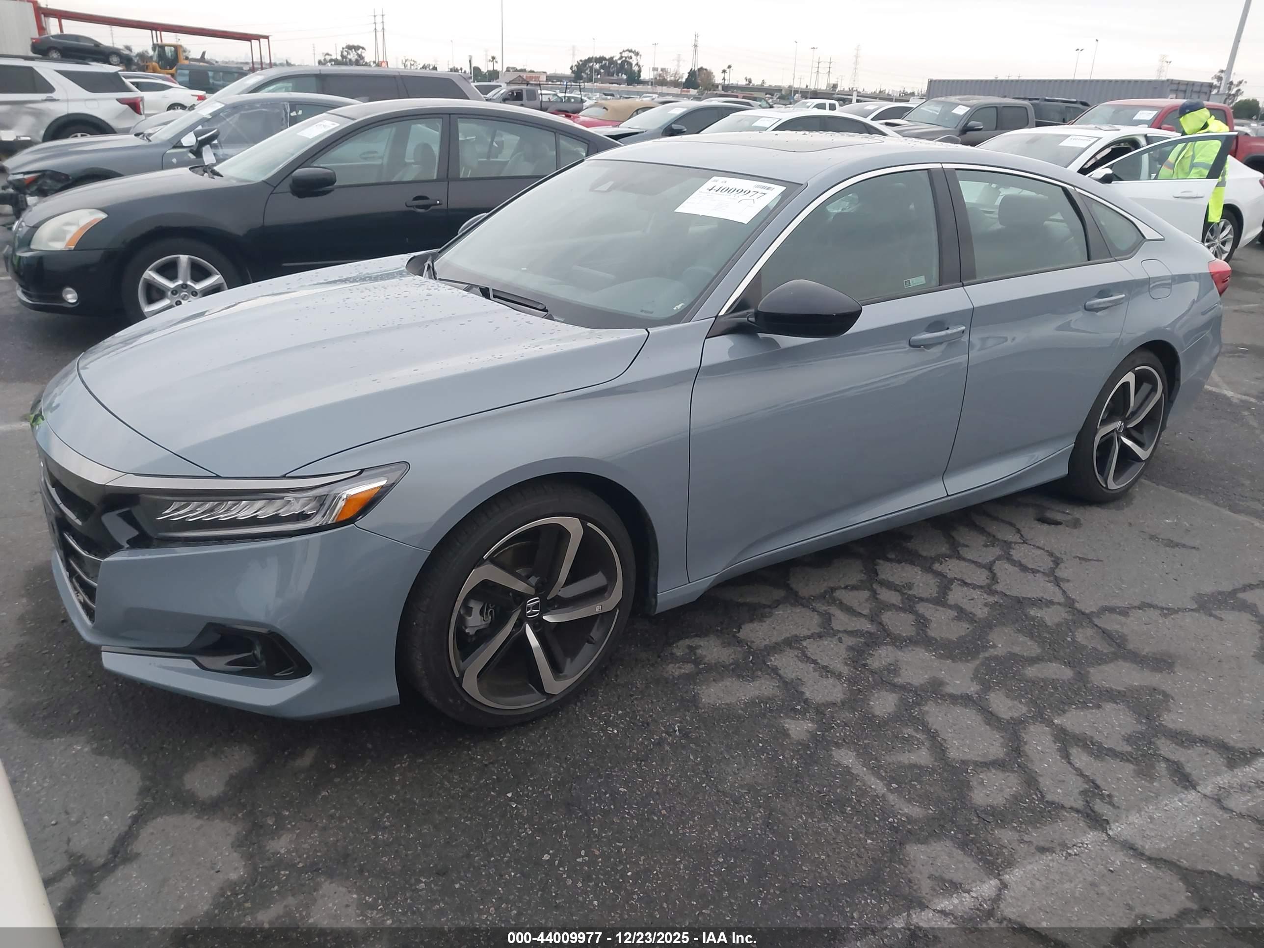 HONDA ACCORD image 2