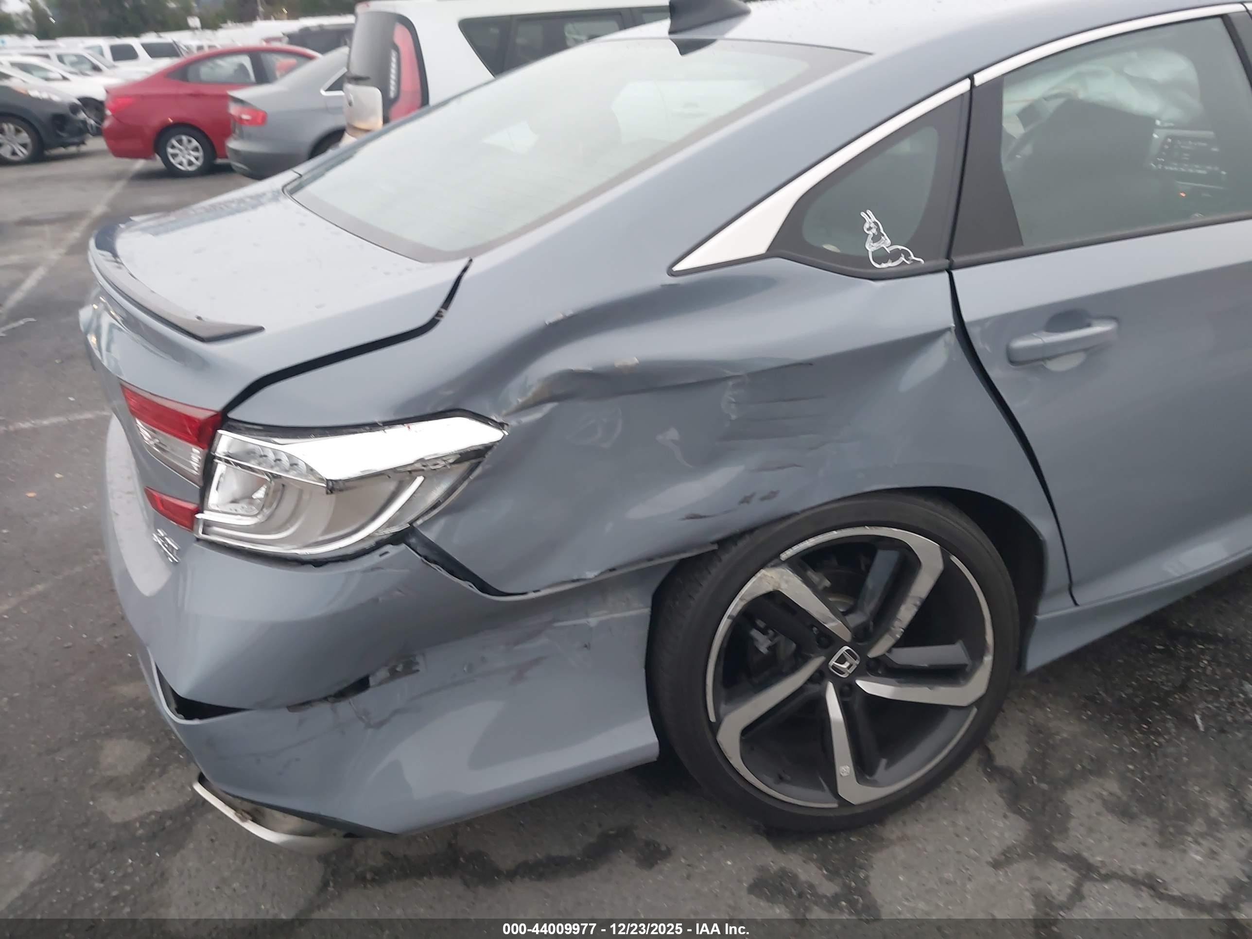 HONDA ACCORD image 6