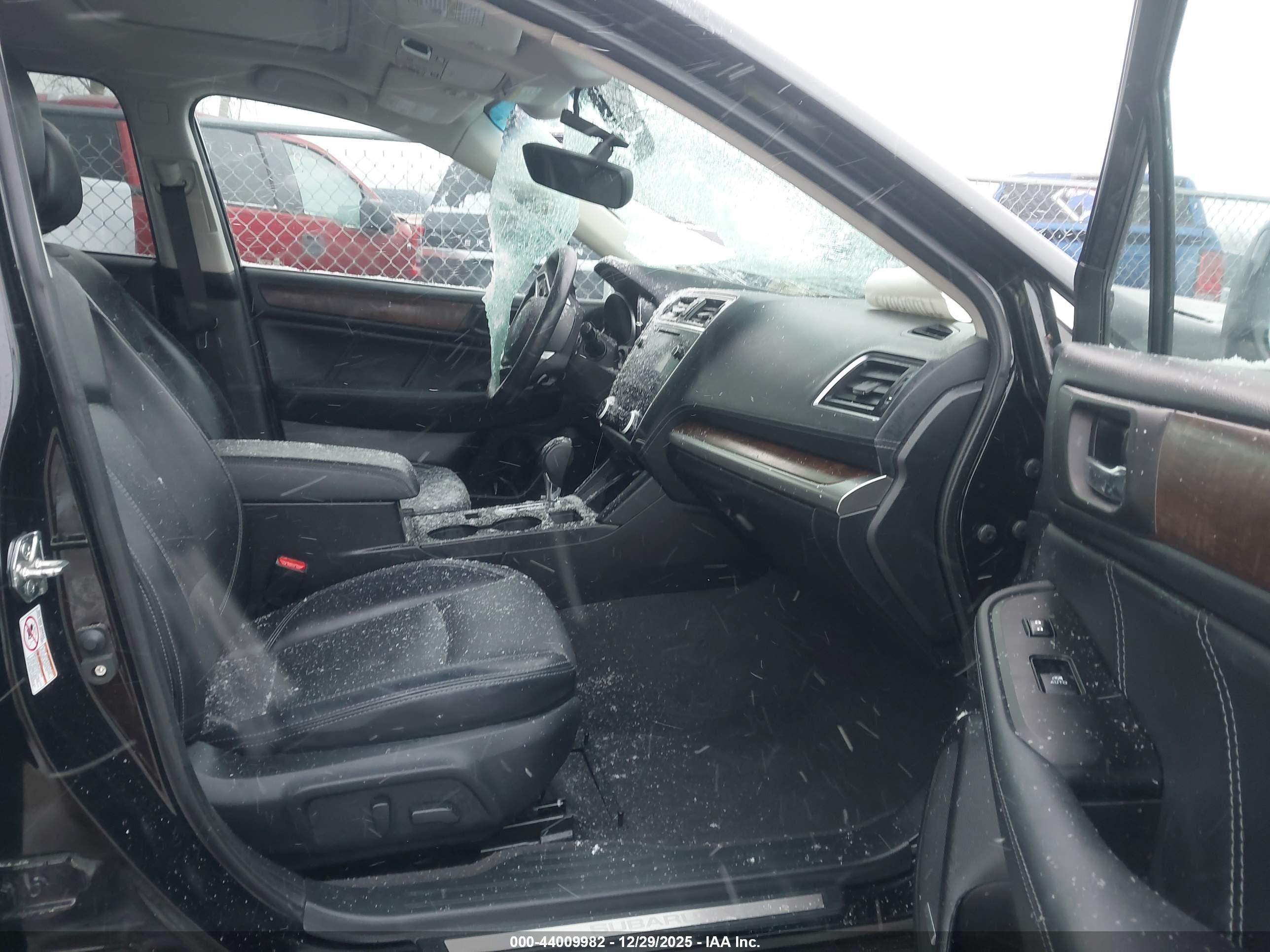 SUBARU OUTBACK image 5