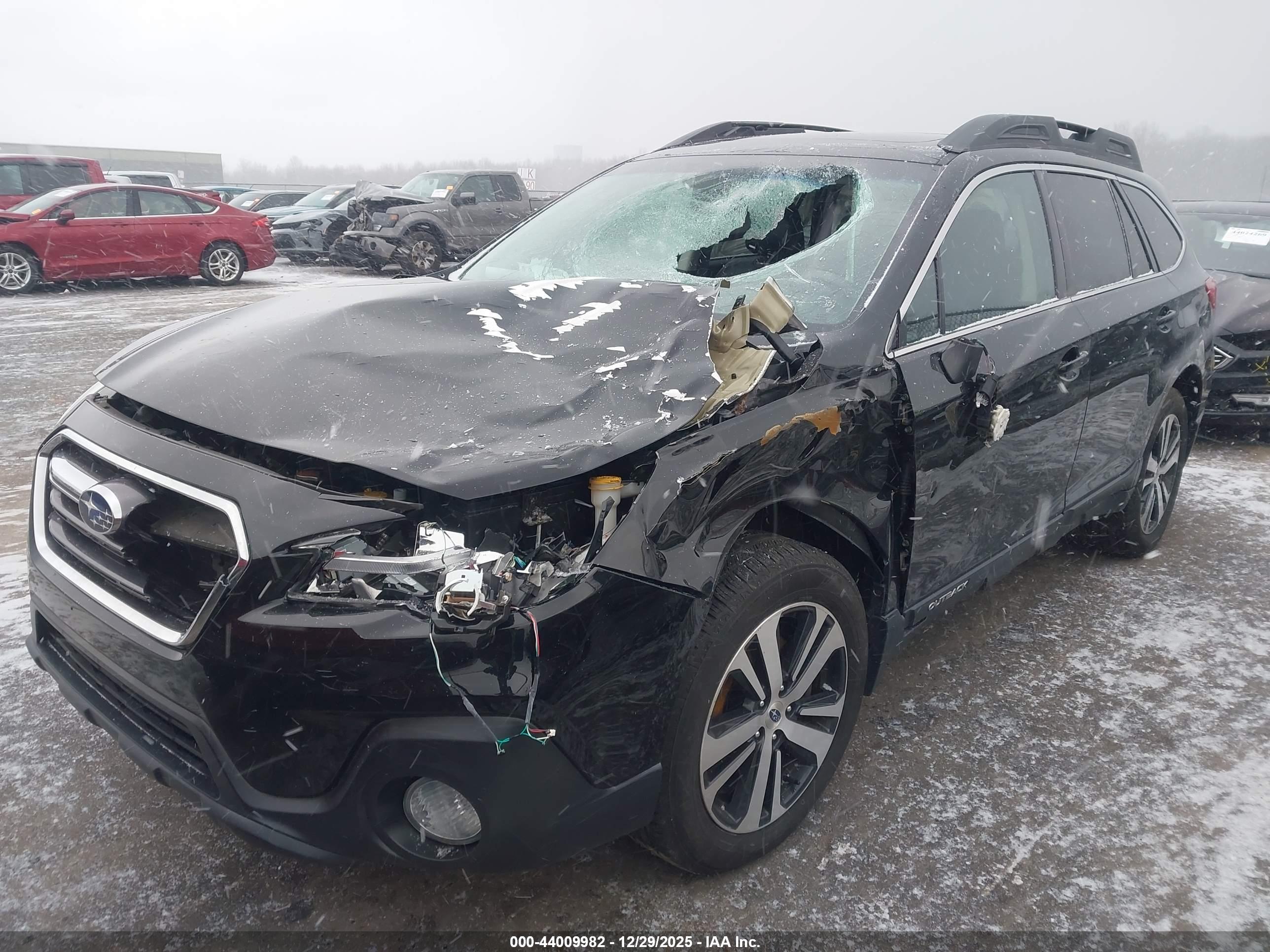 SUBARU OUTBACK image 6