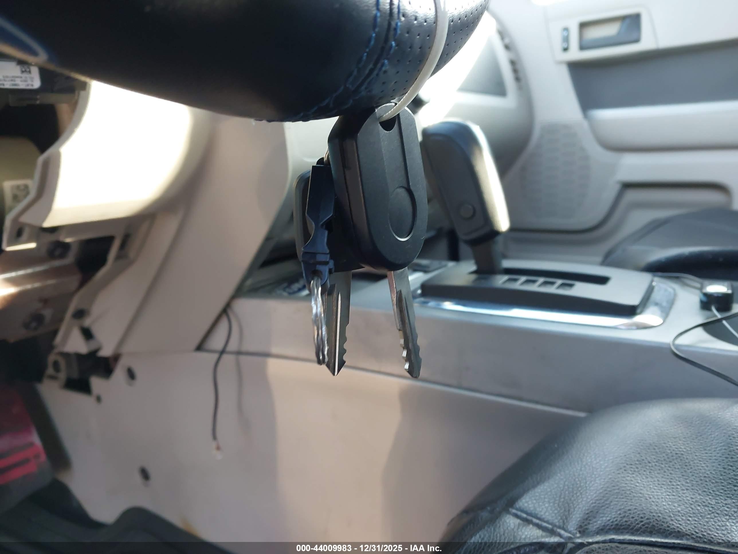 FORD ESCAPE image 11