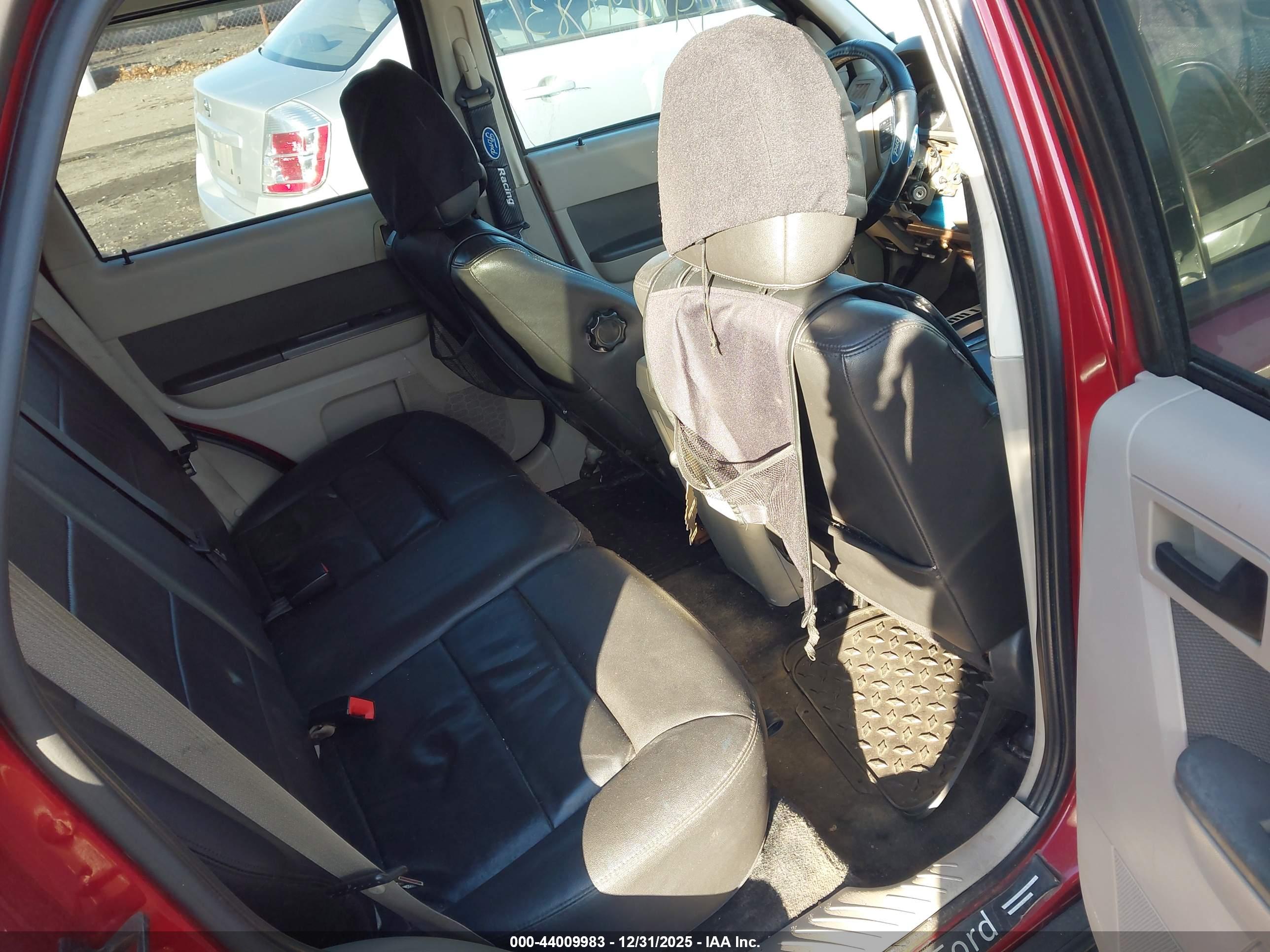 FORD ESCAPE image 8