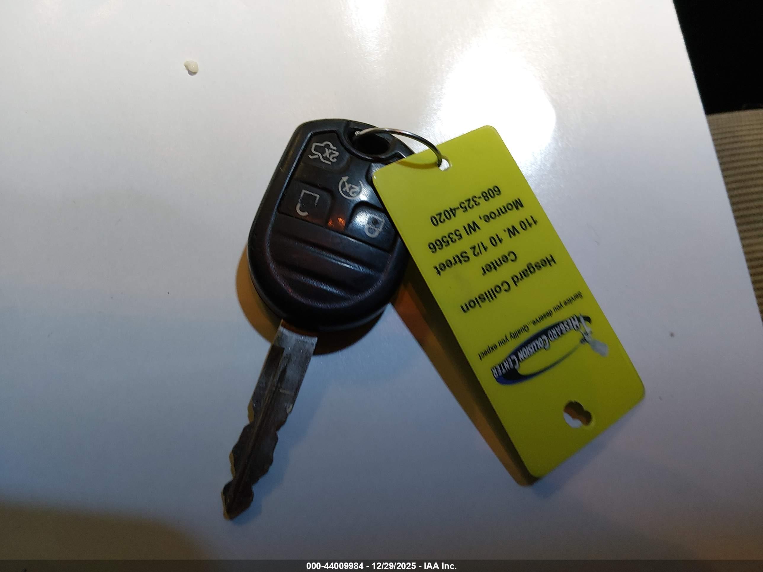 FORD TAURUS image 11