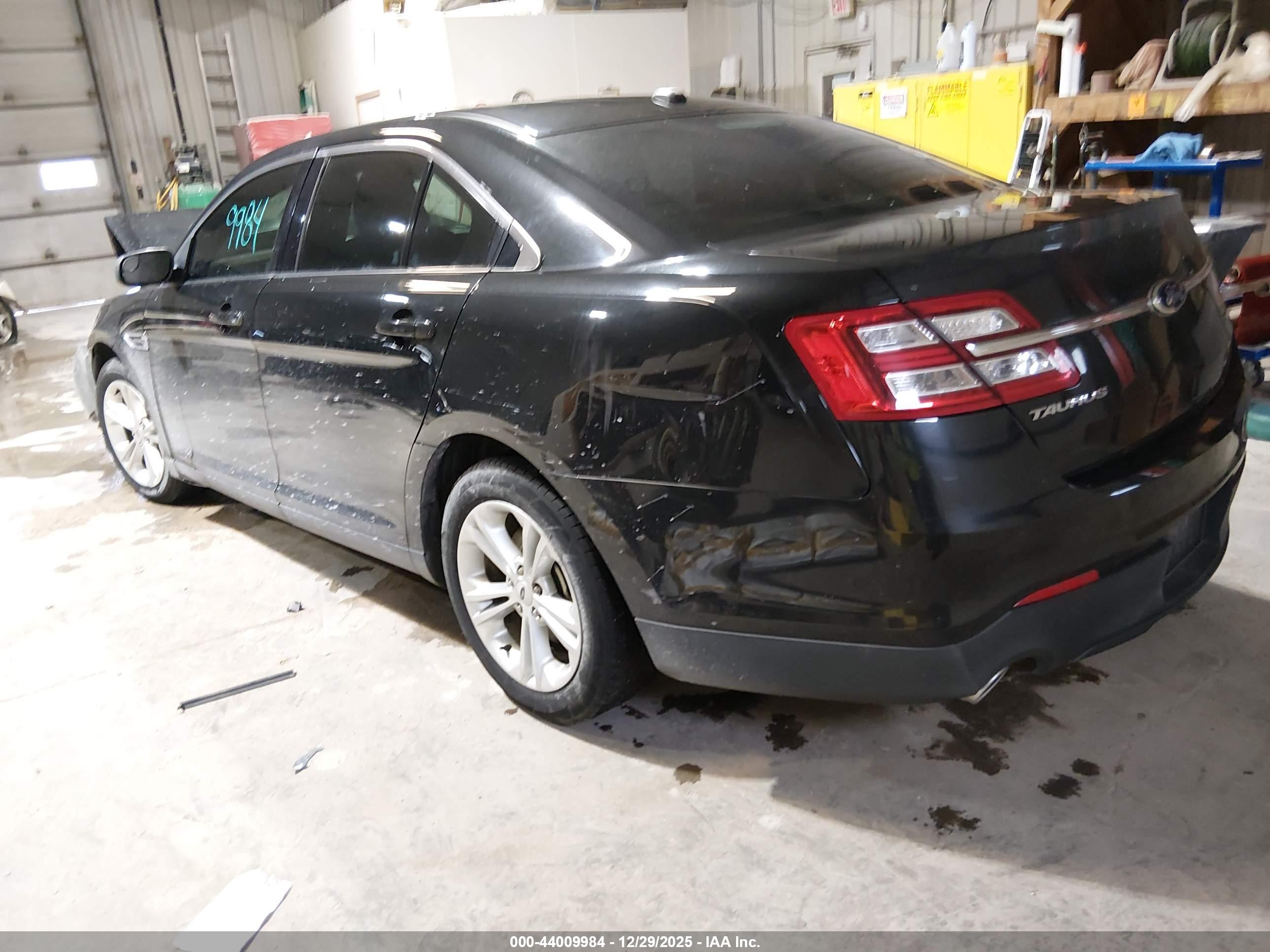 FORD TAURUS image 3