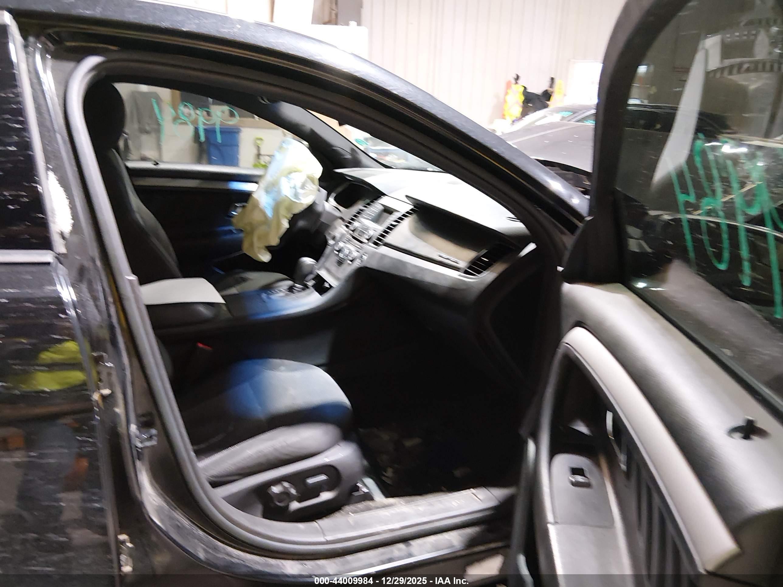 FORD TAURUS image 5
