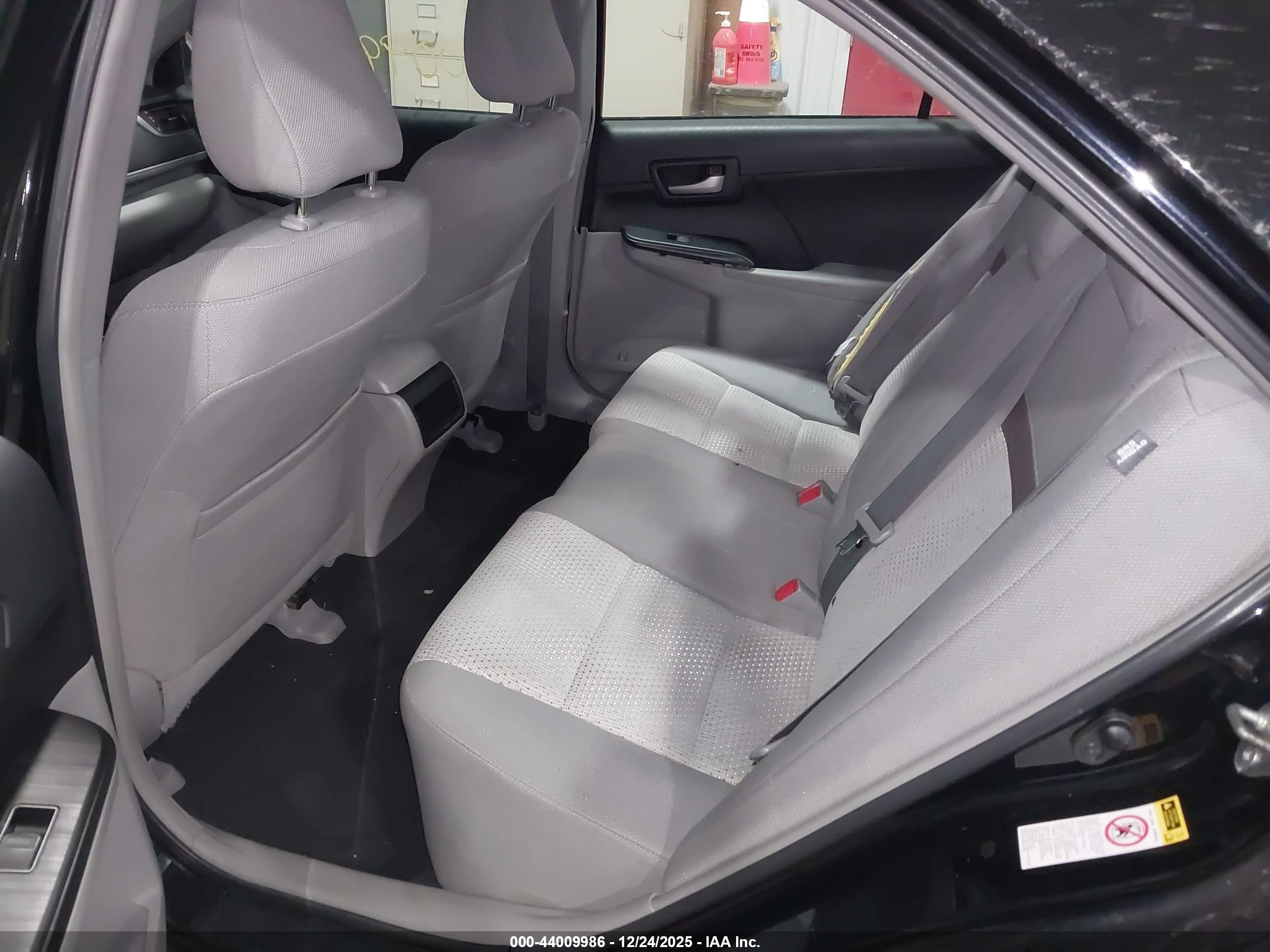 TOYOTA CAMRY image 8