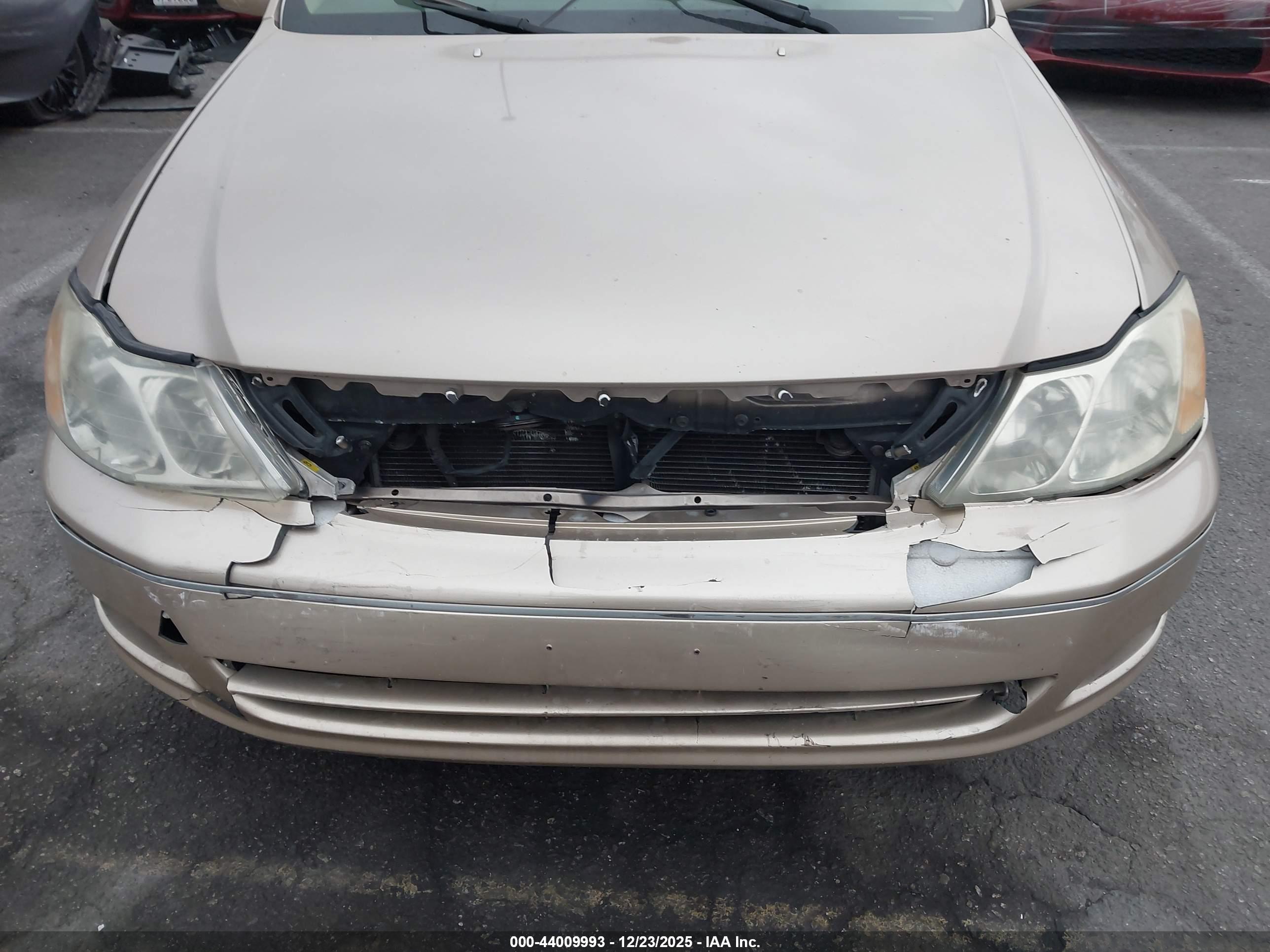 TOYOTA AVALON image 6