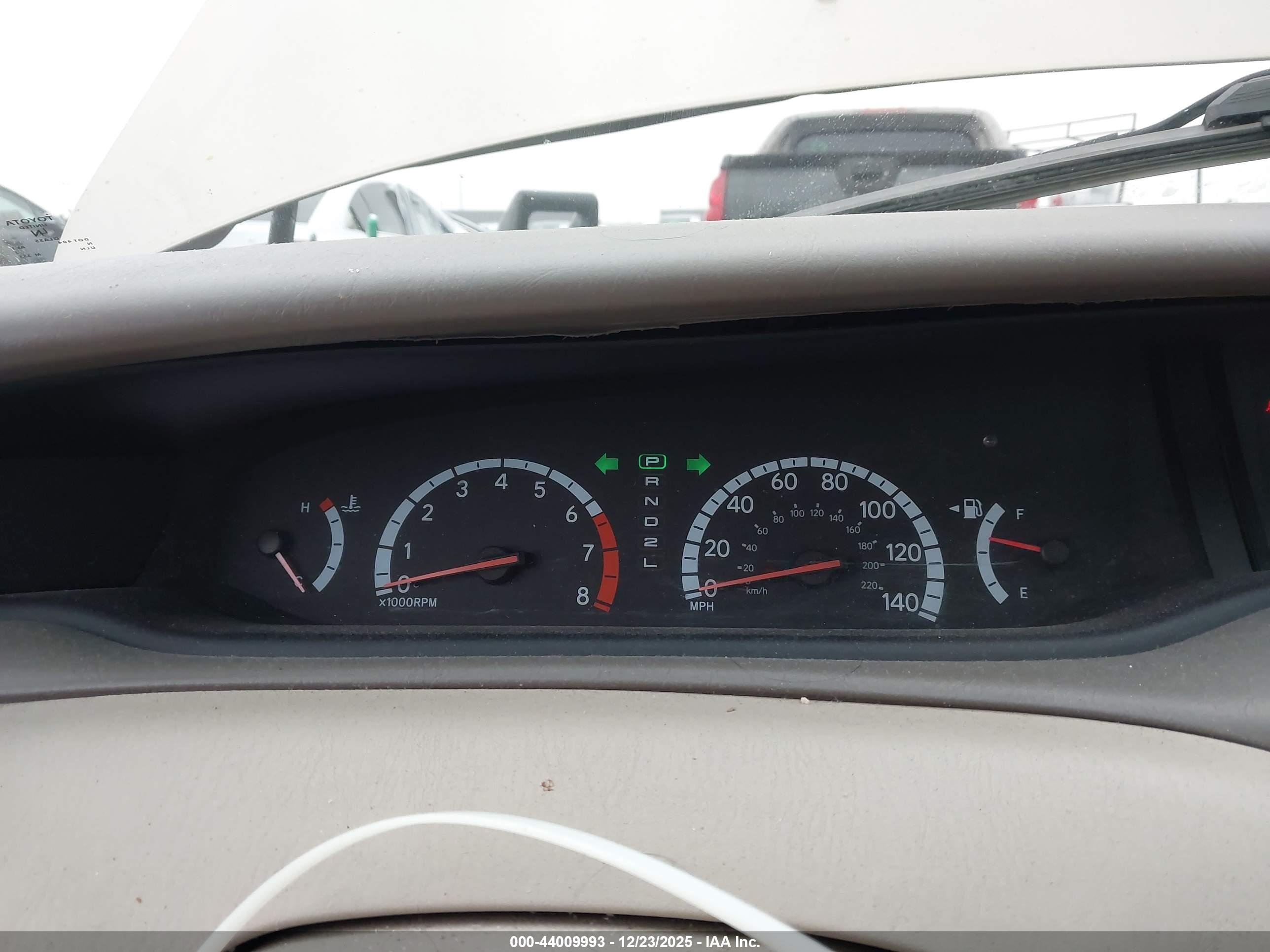 TOYOTA AVALON image 7