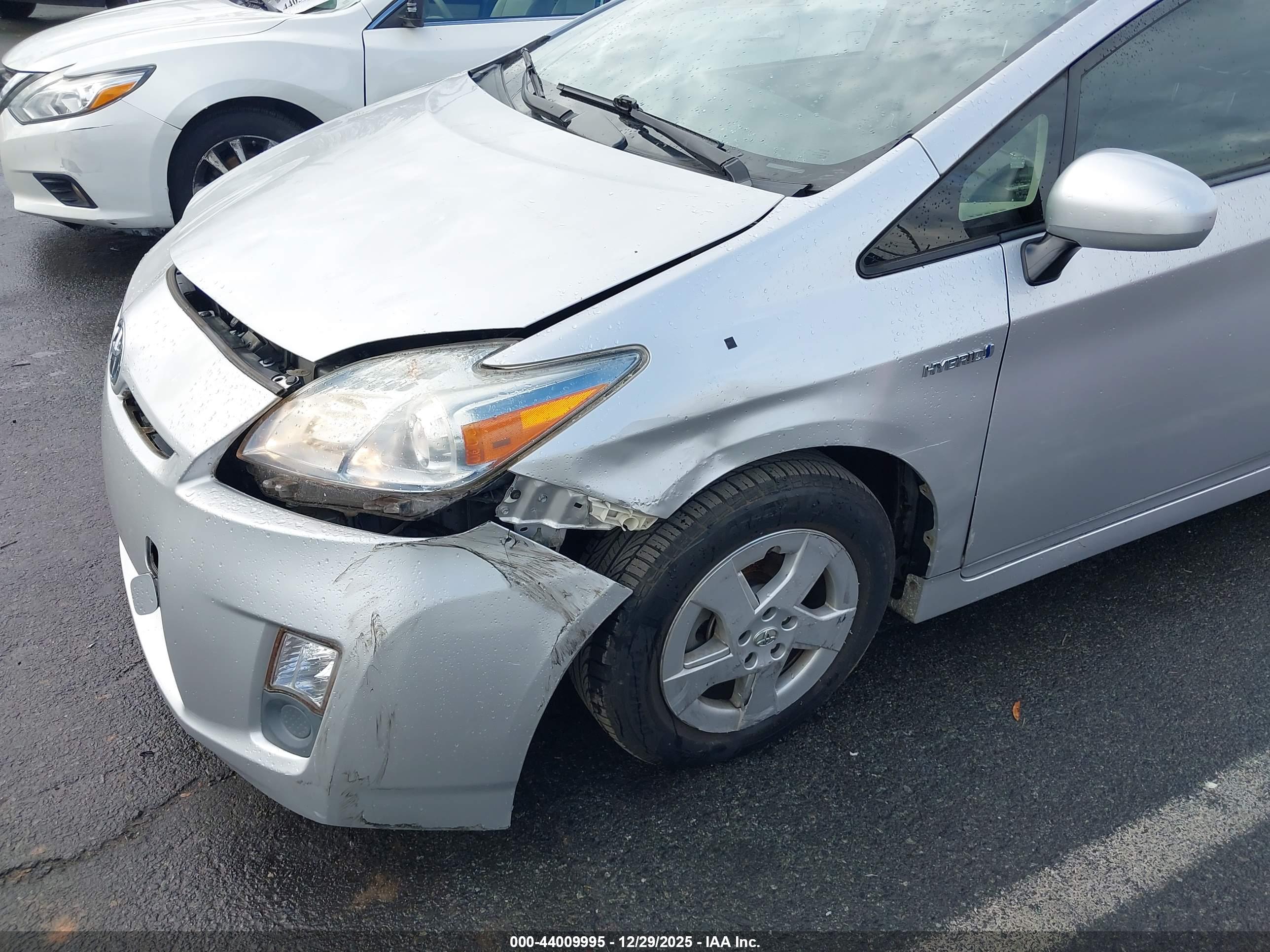 TOYOTA PRIUS image 6