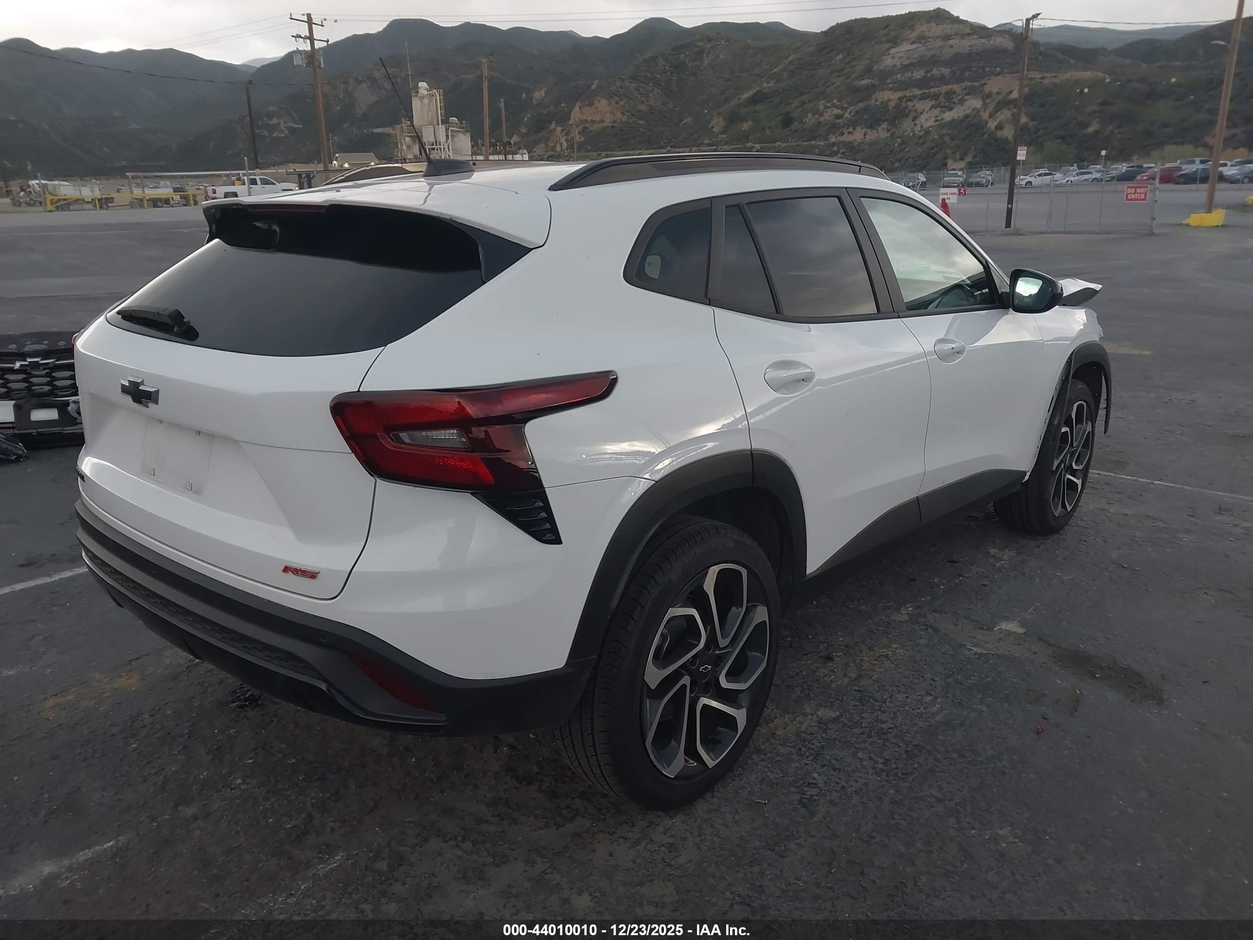 CHEVROLET TRAX image 4