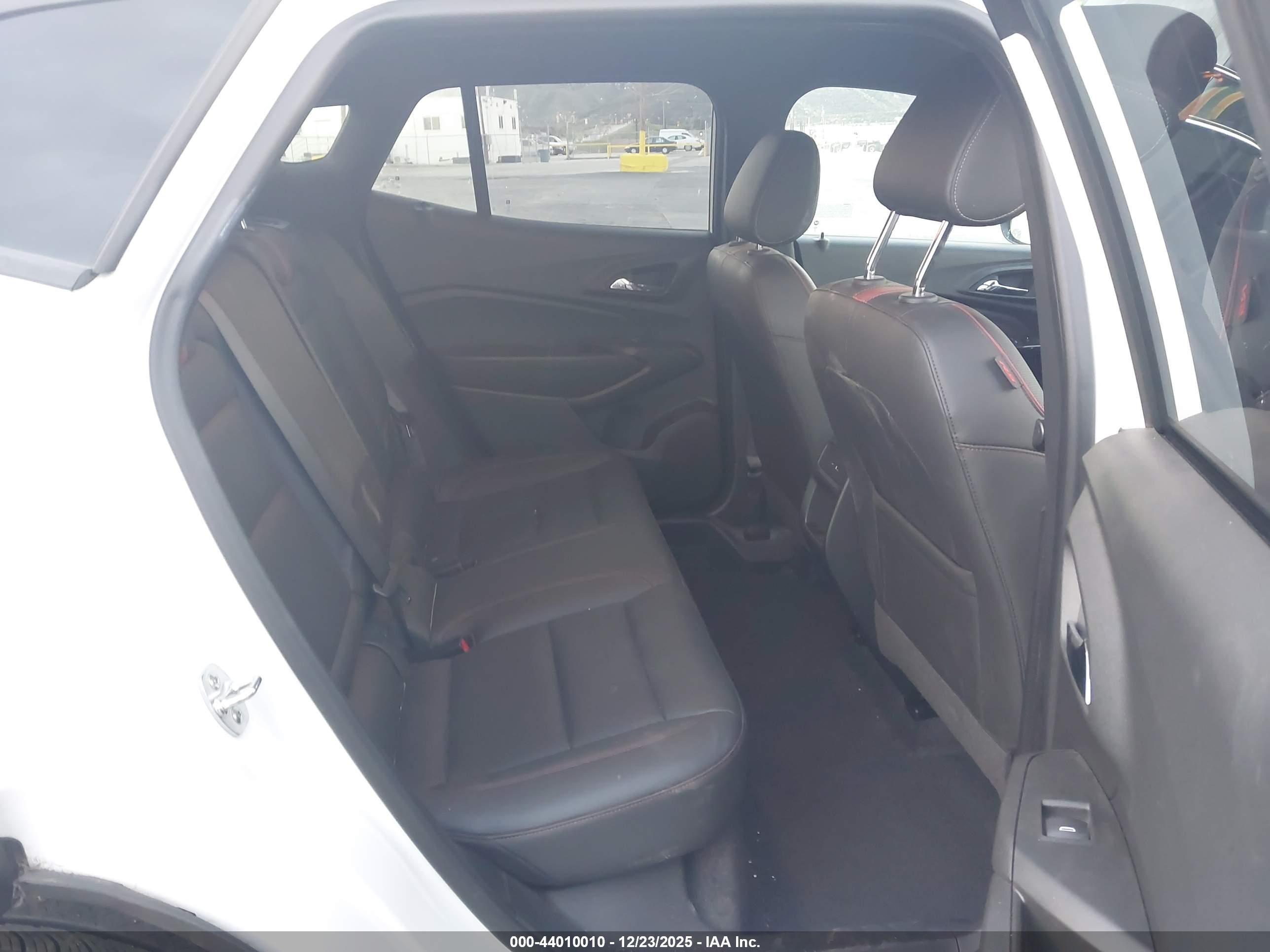 CHEVROLET TRAX image 8