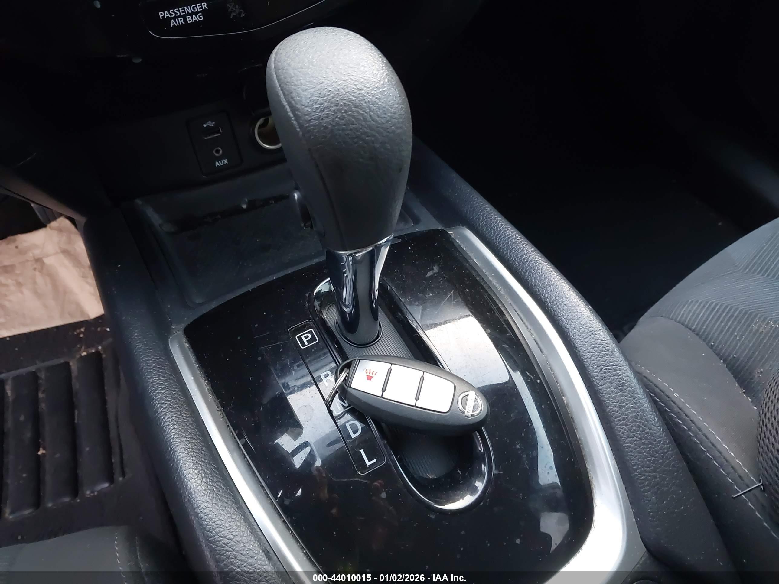 NISSAN ROGUE image 11