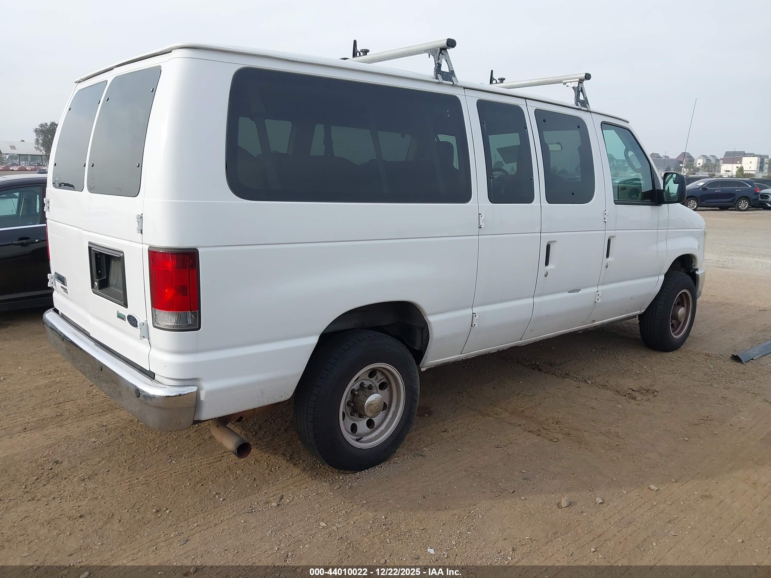 FORD E-350 image 4