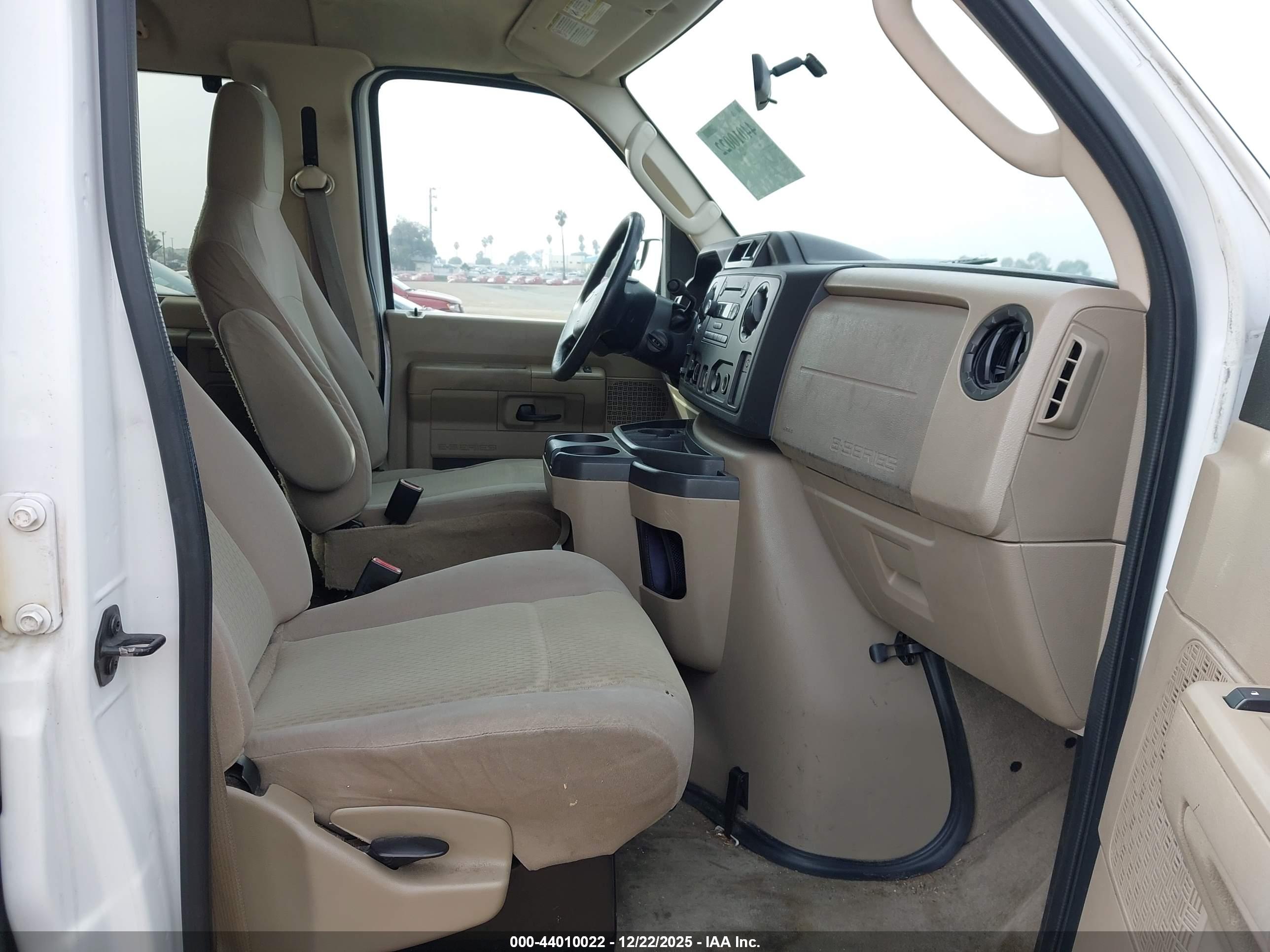 FORD E-350 image 5
