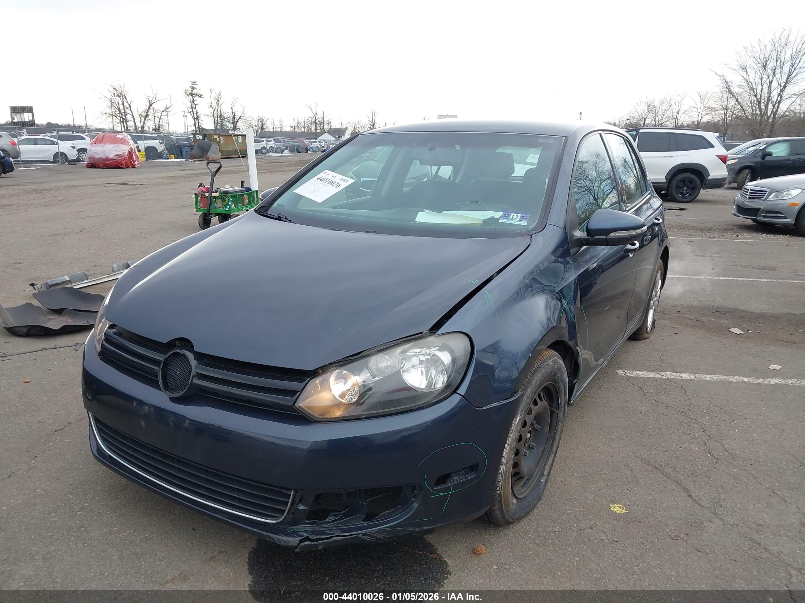 VOLKSWAGEN GOLF image 2
