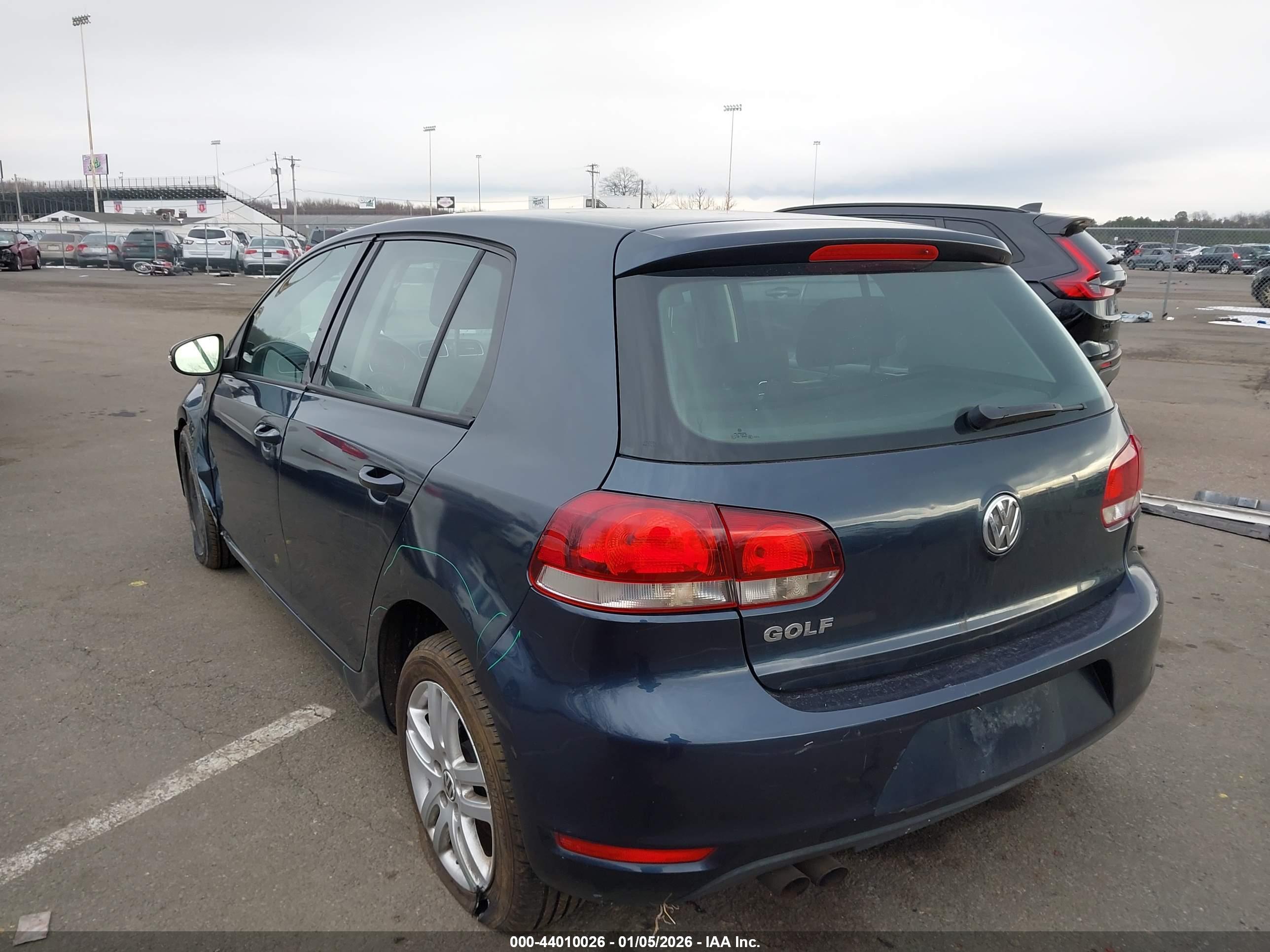 VOLKSWAGEN GOLF image 3