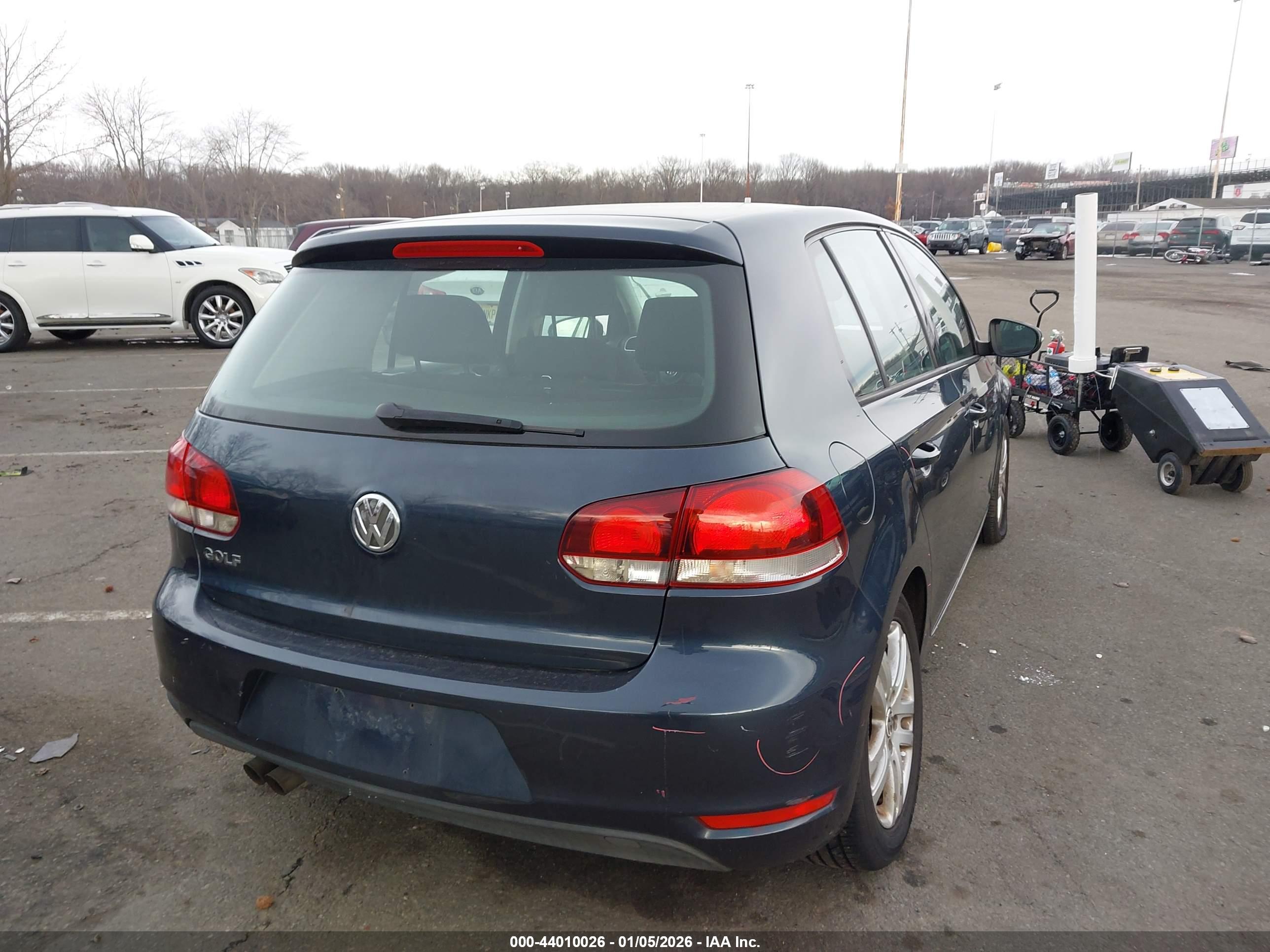 VOLKSWAGEN GOLF image 4