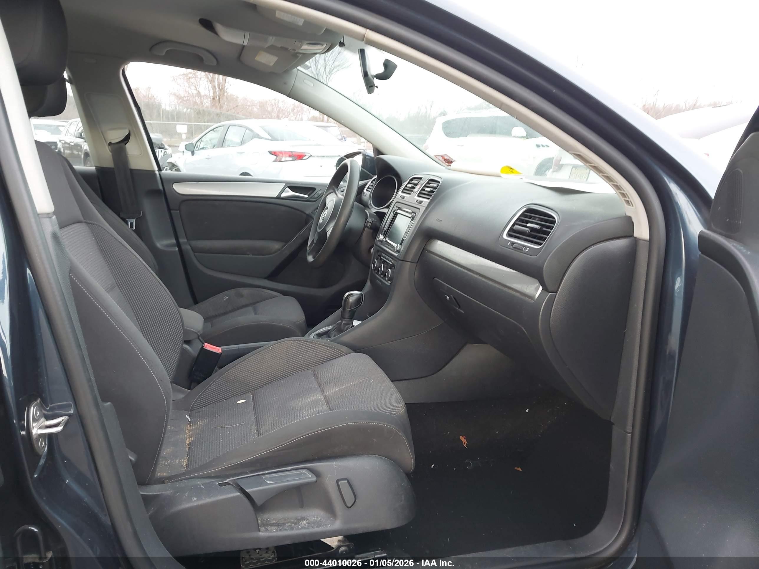 VOLKSWAGEN GOLF image 5