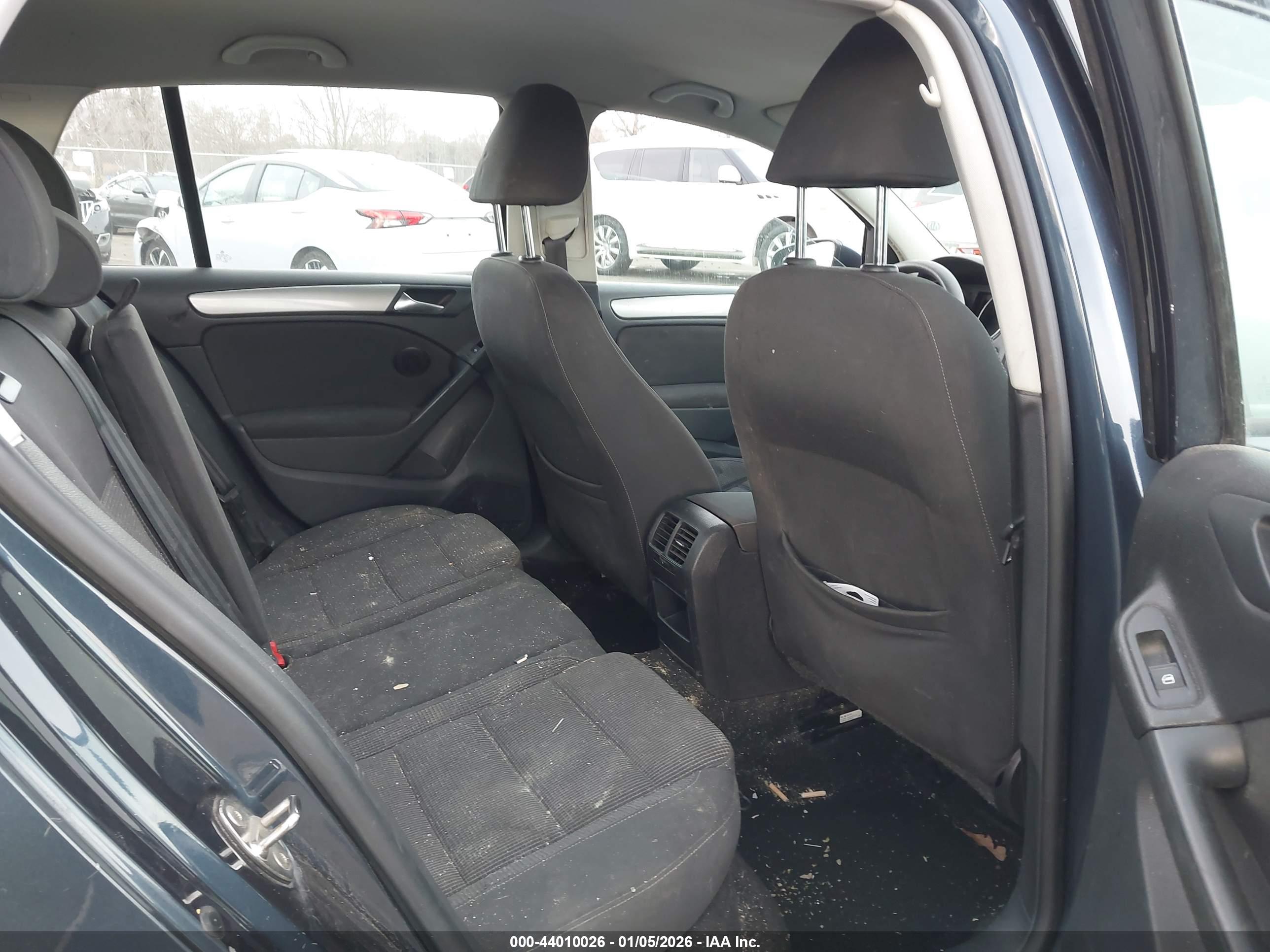 VOLKSWAGEN GOLF image 8