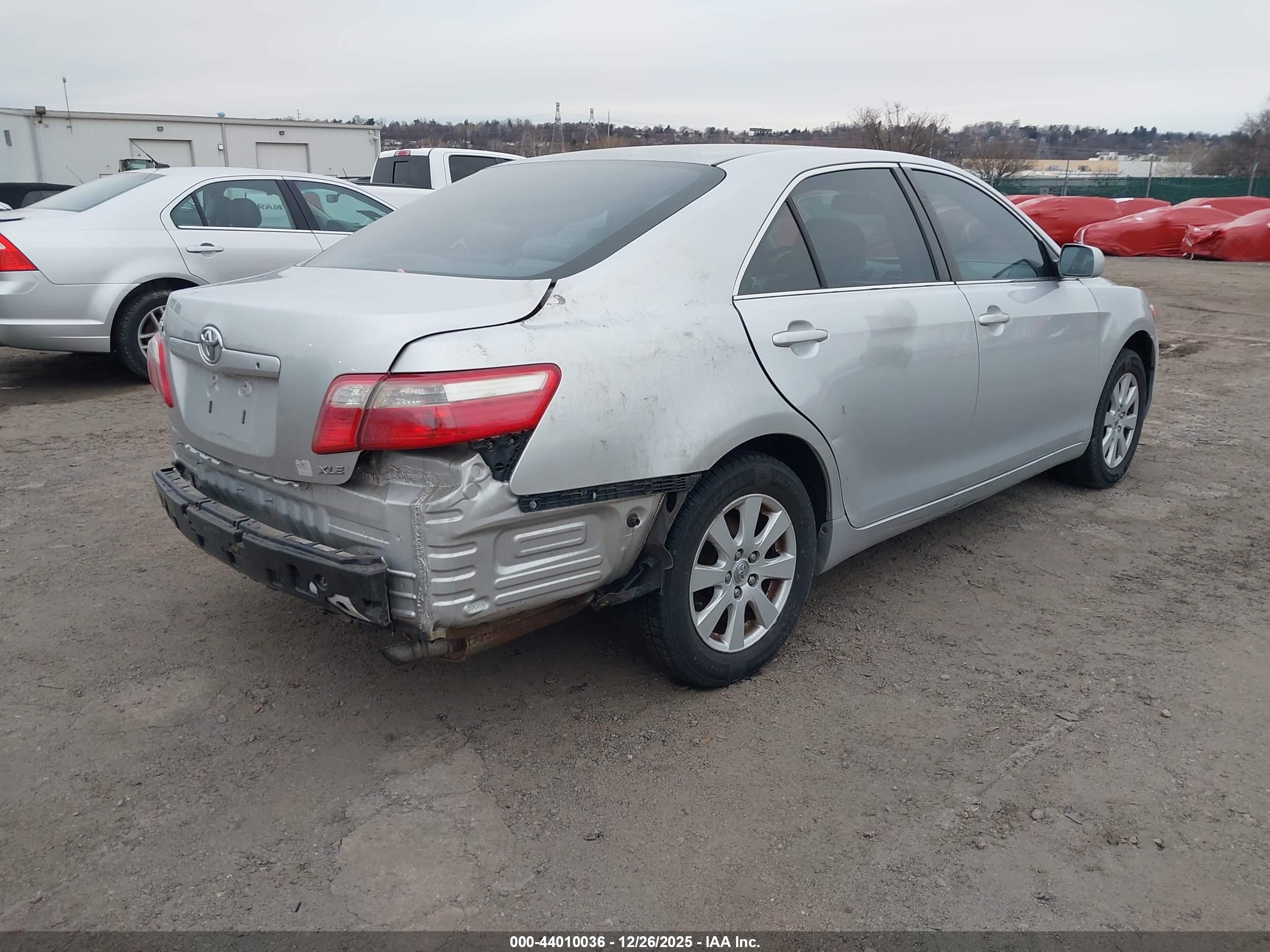 TOYOTA CAMRY image 4