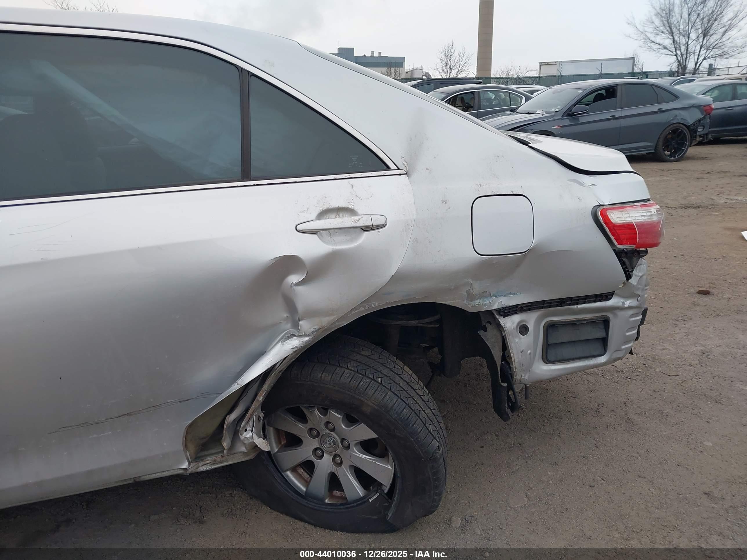 TOYOTA CAMRY image 6